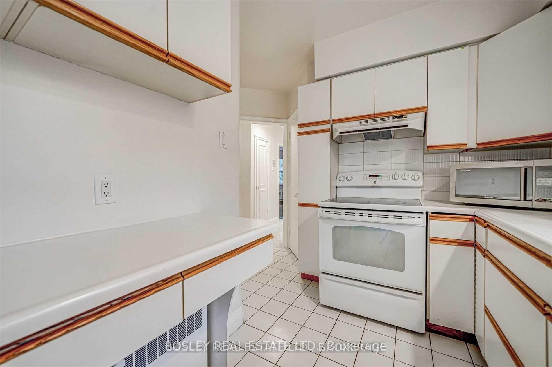 Photo 14 of Unit 4, 3 Warwick Avenue S, Toronto, Humewood-Cedarvale — HOMEH