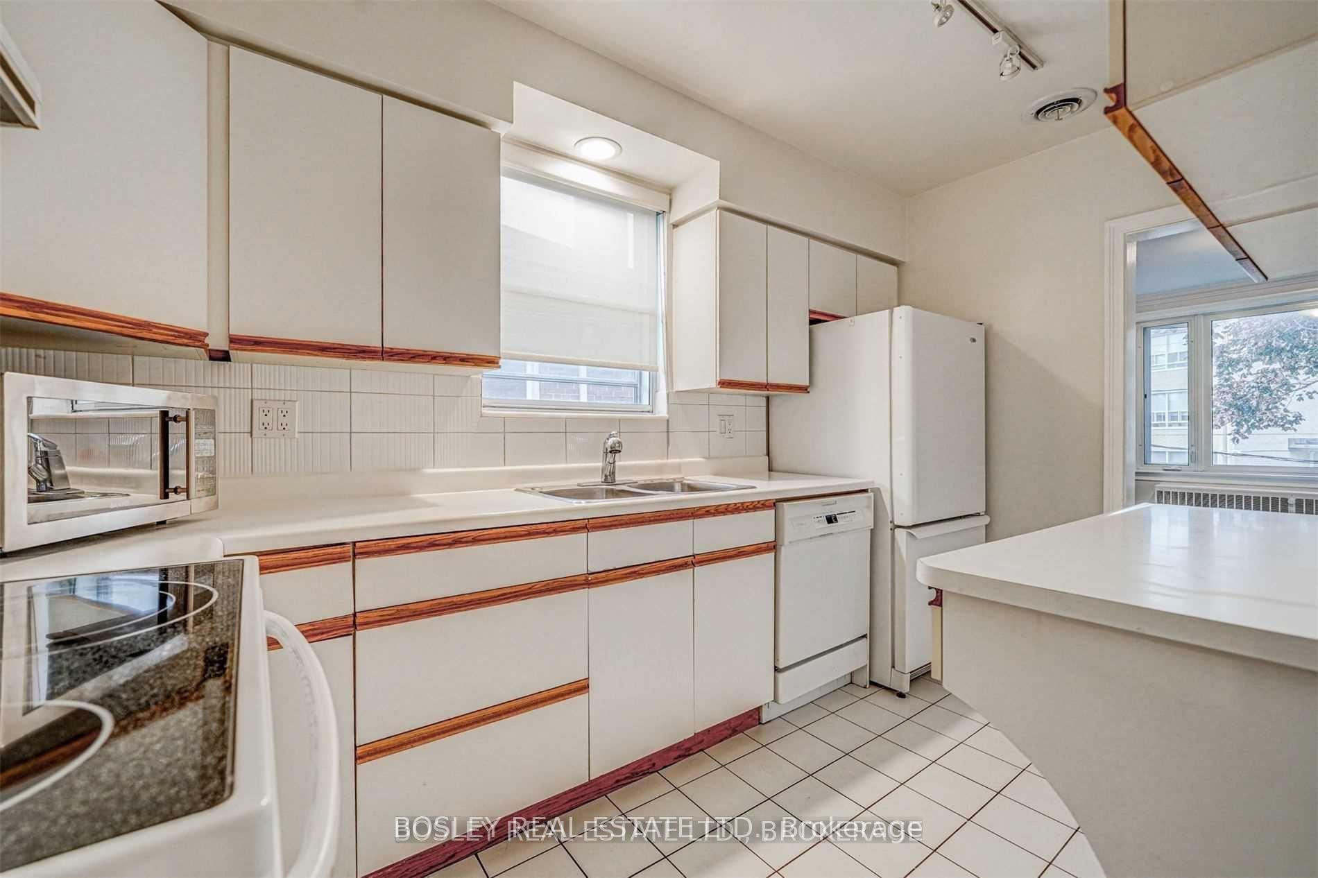 Photo 15 of Unit 4, 3 Warwick Avenue S, Toronto, Humewood-Cedarvale — HOMEH