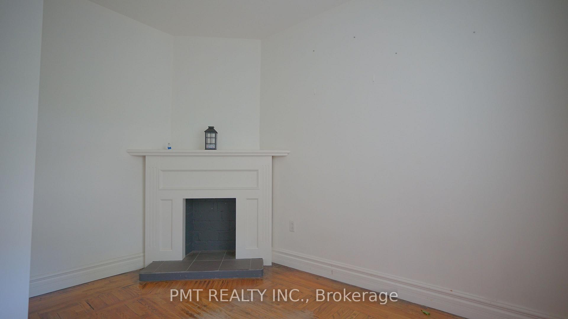 Photo 4 of 31 Burgess Avenue, Toronto, East End-Danforth — HOMEH