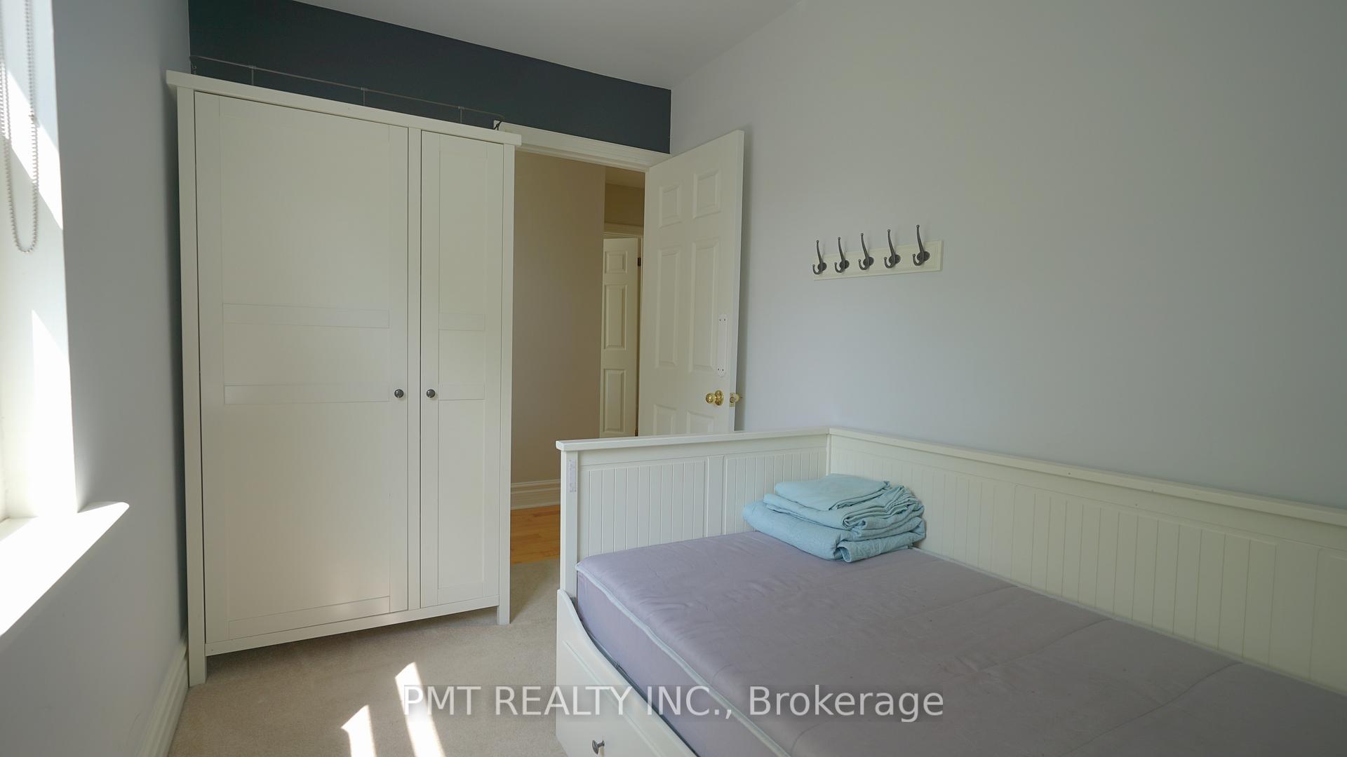 Photo 17 of 31 Burgess Avenue, Toronto, East End-Danforth — HOMEH