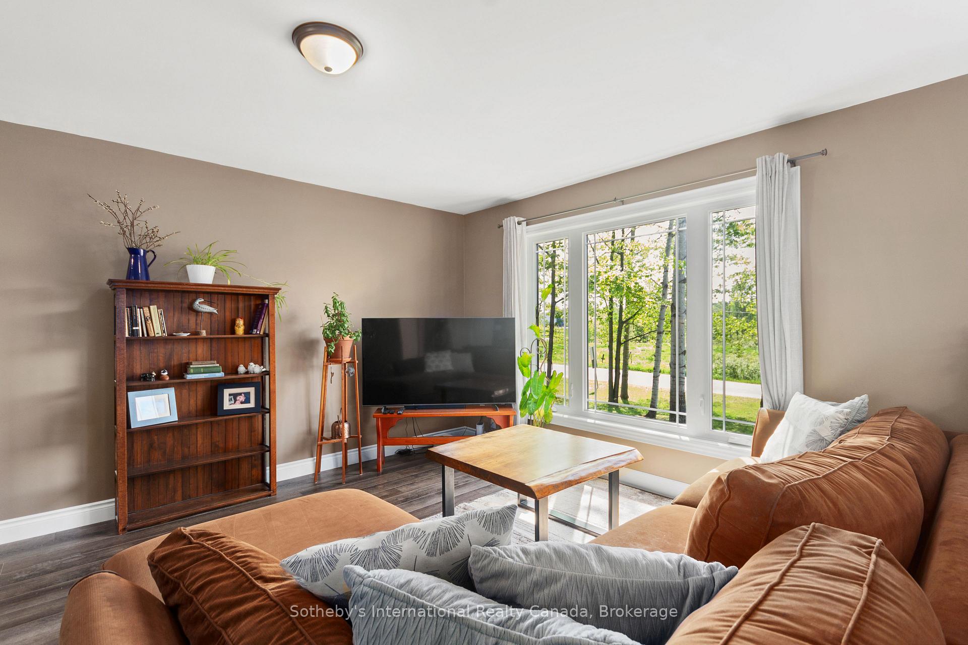 Photo 3 of 260 Forest Harbour Parkway, Tay, Rural Tay — HOMEH