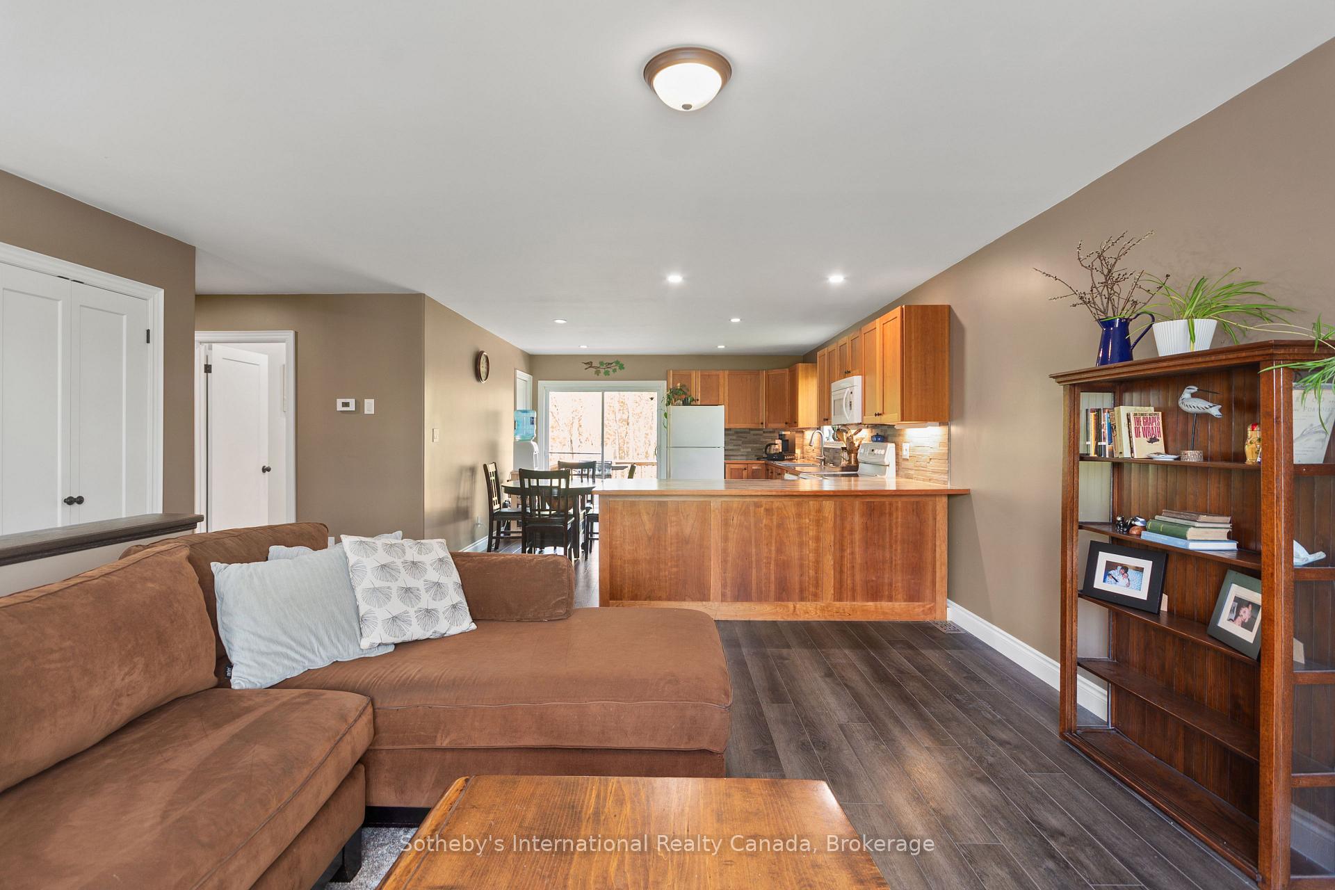 Photo 5 of 260 Forest Harbour Parkway, Tay, Rural Tay — HOMEH