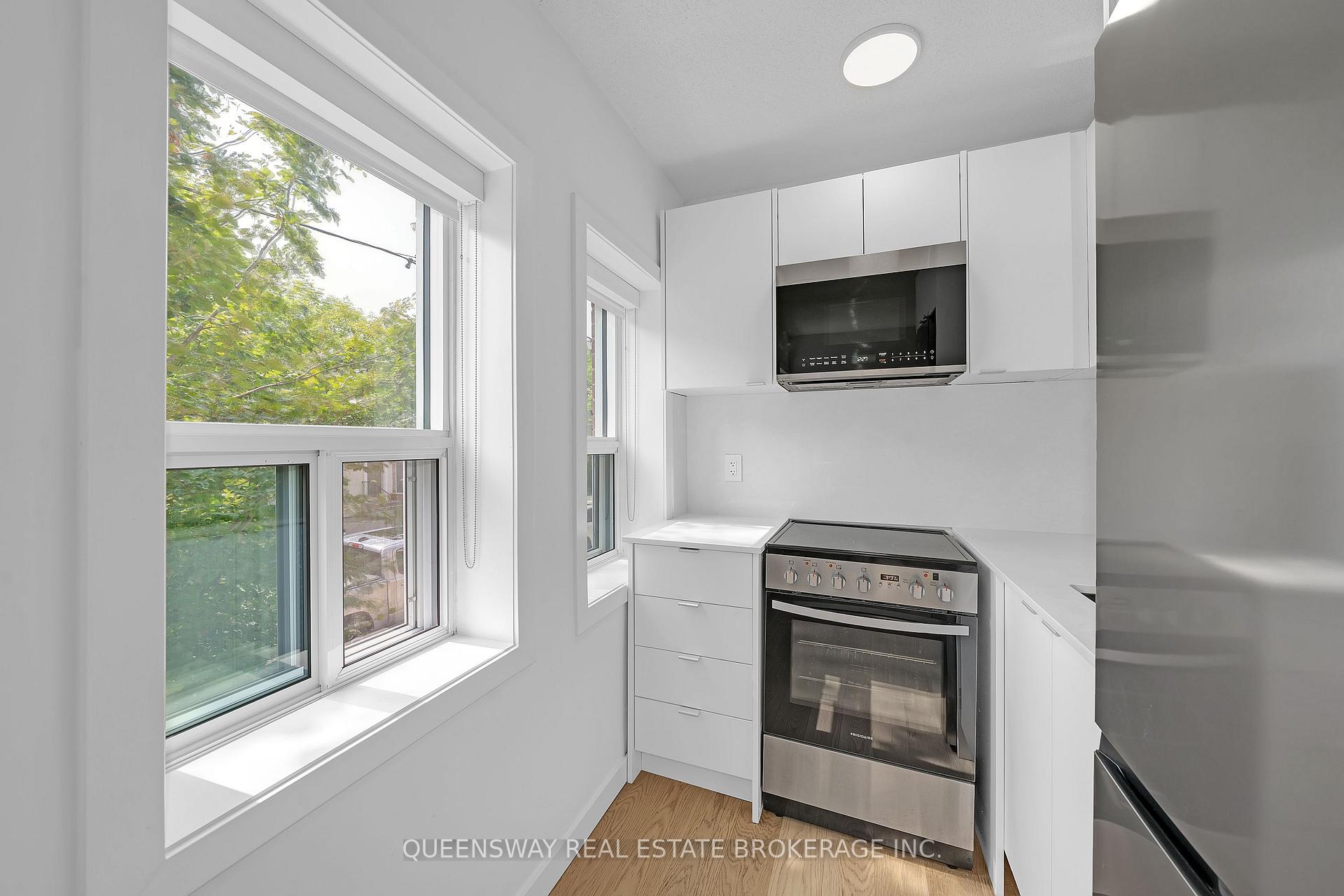 Photo 5 of Unit 201, 26 Balmoral Avenue, Toronto, Yonge-St. Clair — HOMEH