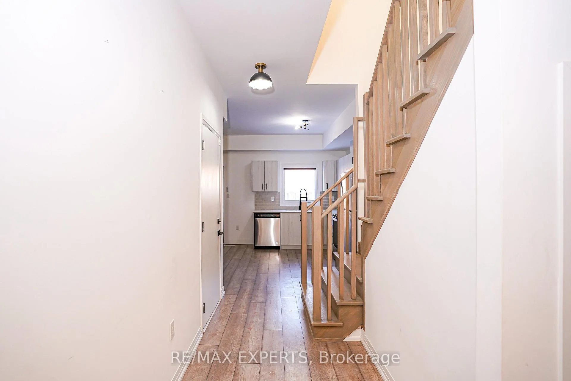 Photo 2 of 108 Fairlane Avenue, Barrie, Painswick South — HOMEH