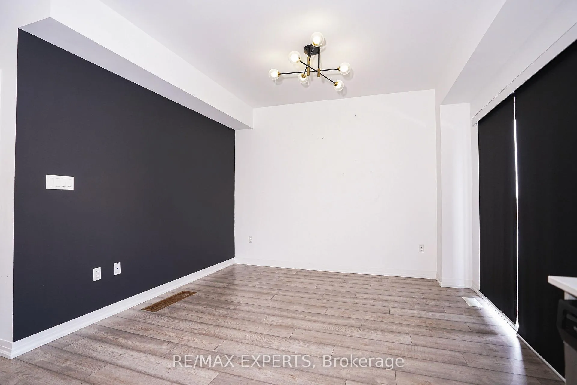 Photo 5 of 108 Fairlane Avenue, Barrie, Painswick South — HOMEH