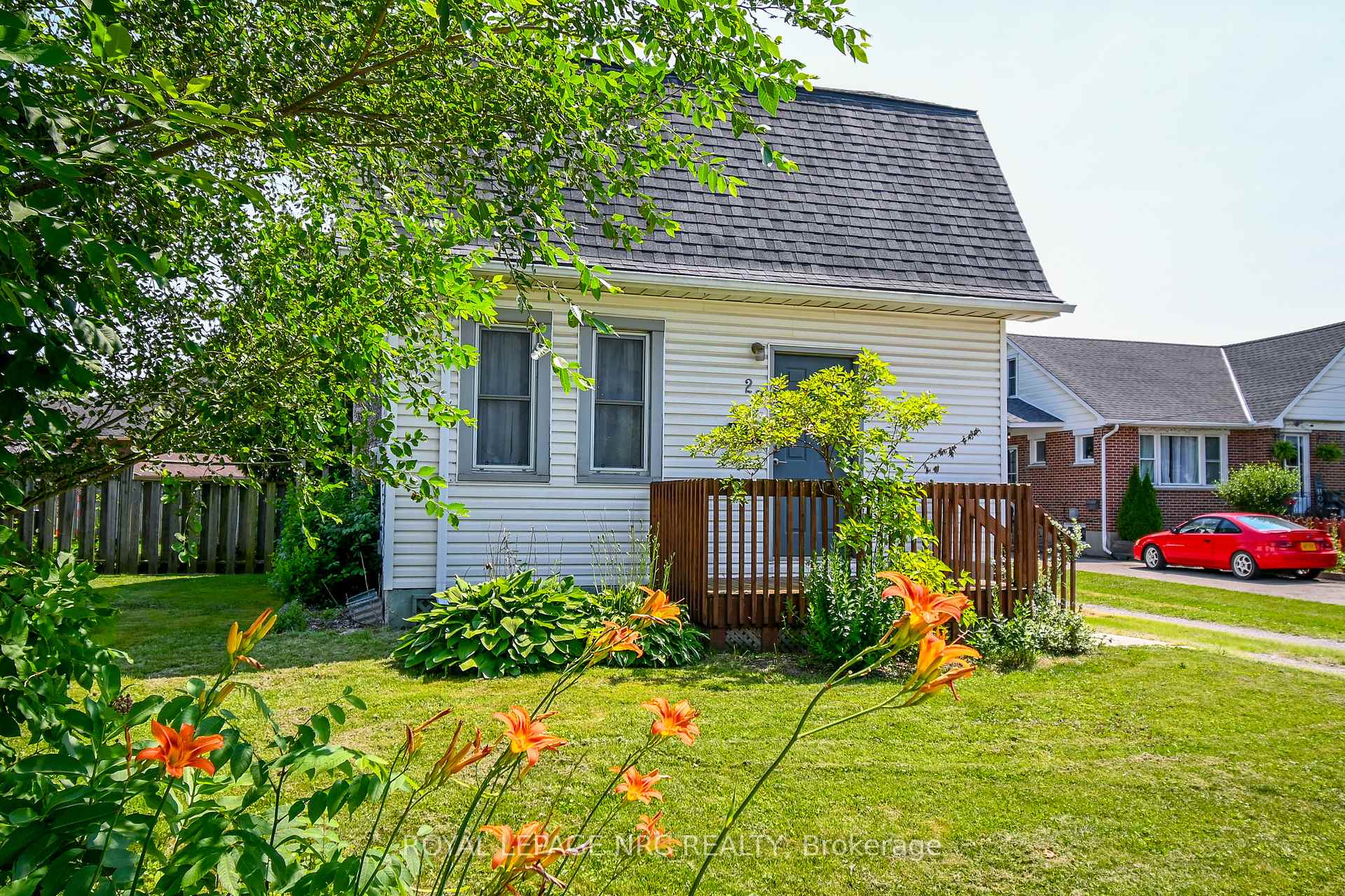 Photo 2 of 20 Townline Road E, Thorold, Thorold Downtown — HOMEH