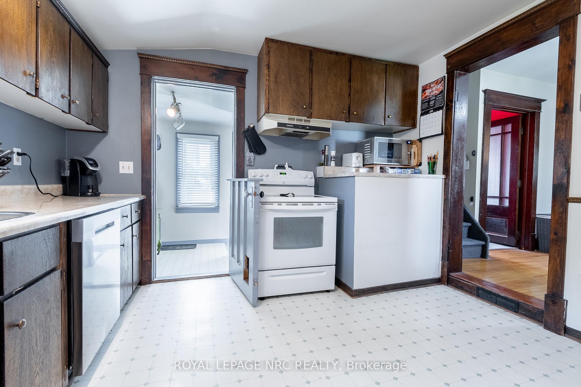 Photo 4 of 20 Townline Road E, Thorold, Thorold Downtown — HOMEH