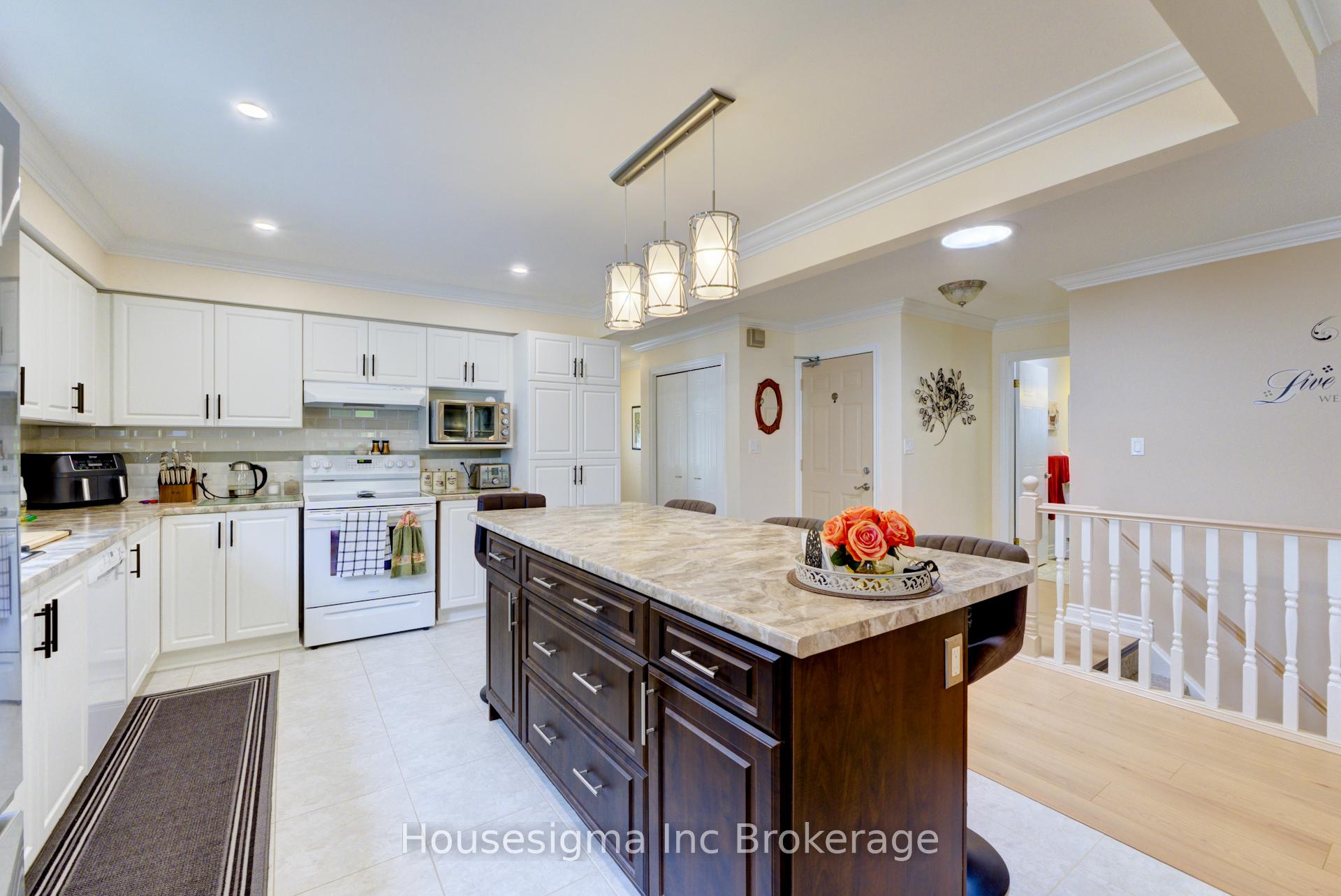 Photo 12 of 6 Brasher Drive, Tillsonburg — HOMEH