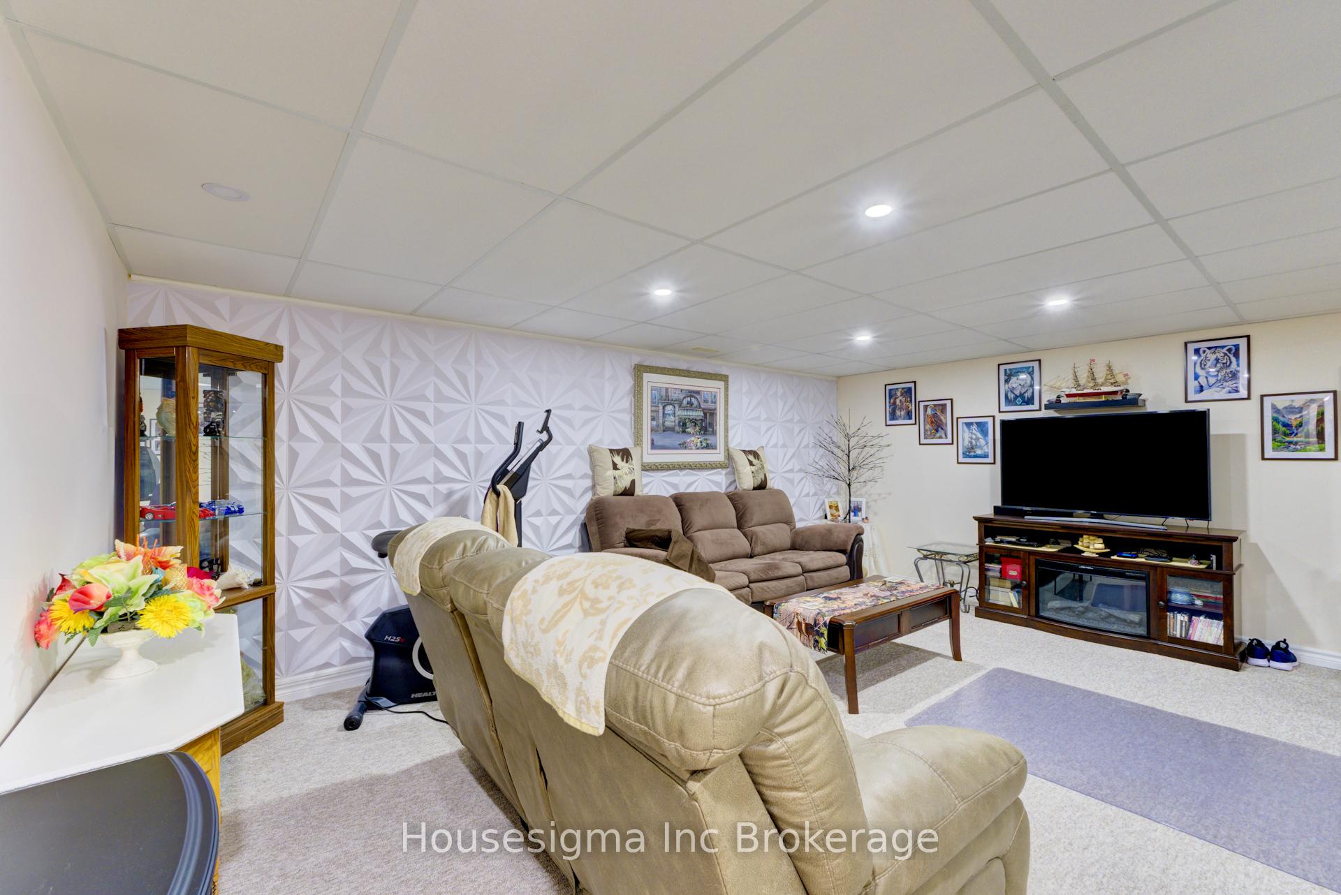 Photo 33 of 6 Brasher Drive, Tillsonburg — HOMEH