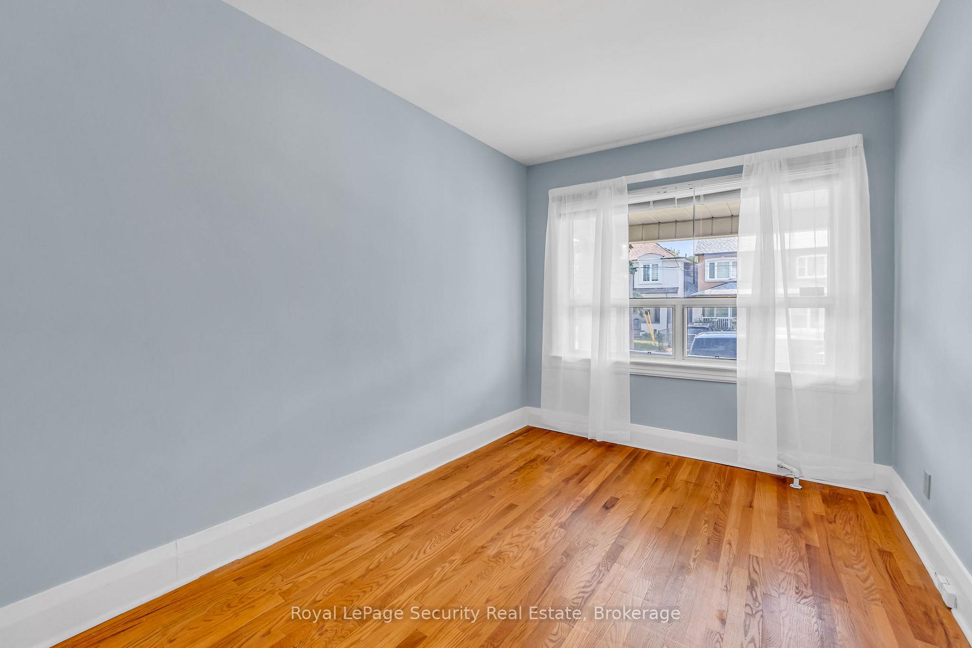 Photo 6 of 427 Glenholme Avenue, Toronto, Oakwood Village — HOMEH