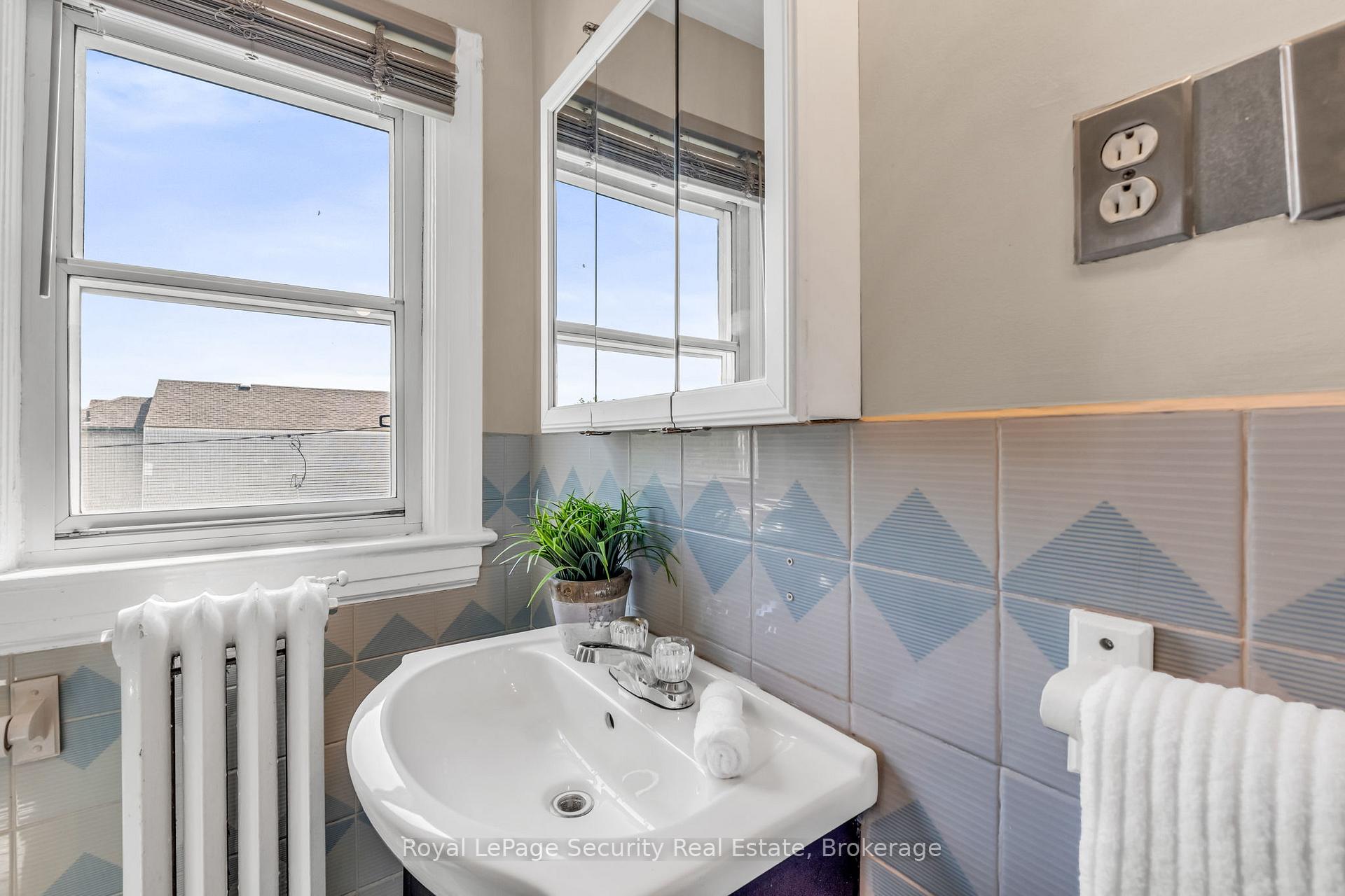 Photo 20 of 427 Glenholme Avenue, Toronto, Oakwood Village — HOMEH