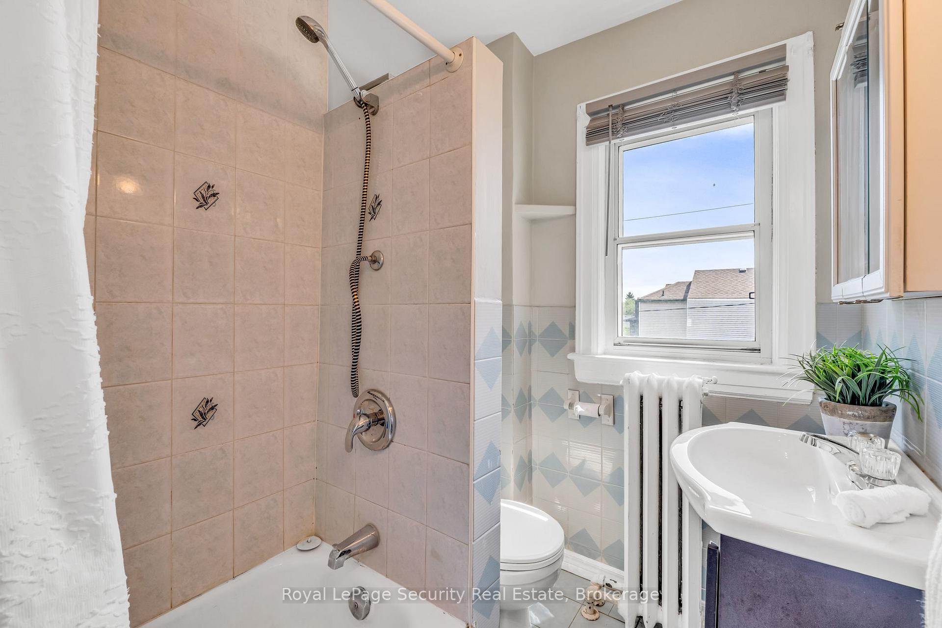 Photo 21 of 427 Glenholme Avenue, Toronto, Oakwood Village — HOMEH