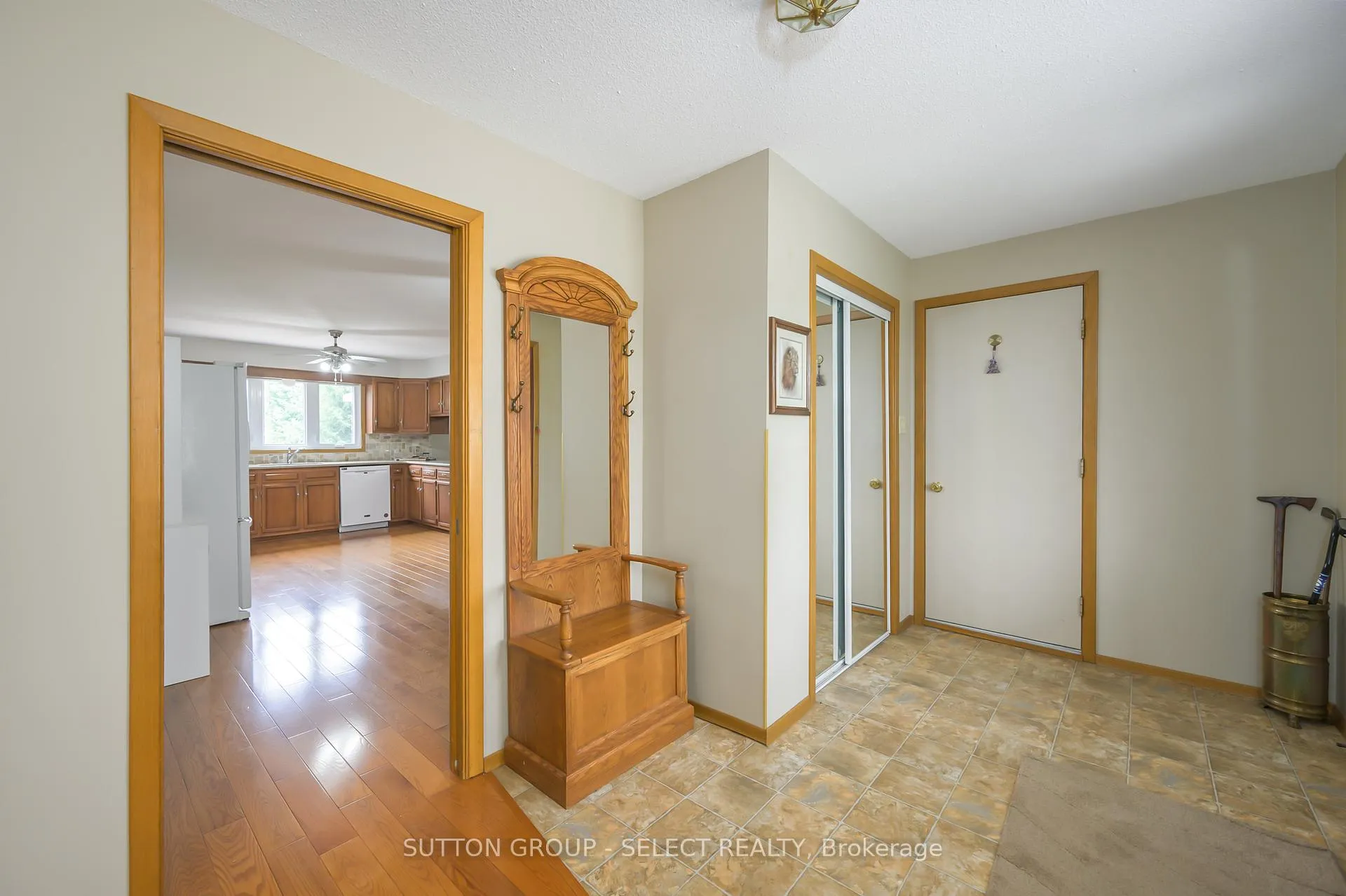 Photo 5 of 23605 Coldstream Road, Middlesex Centre, Rural Middlesex Centre — HOMEH