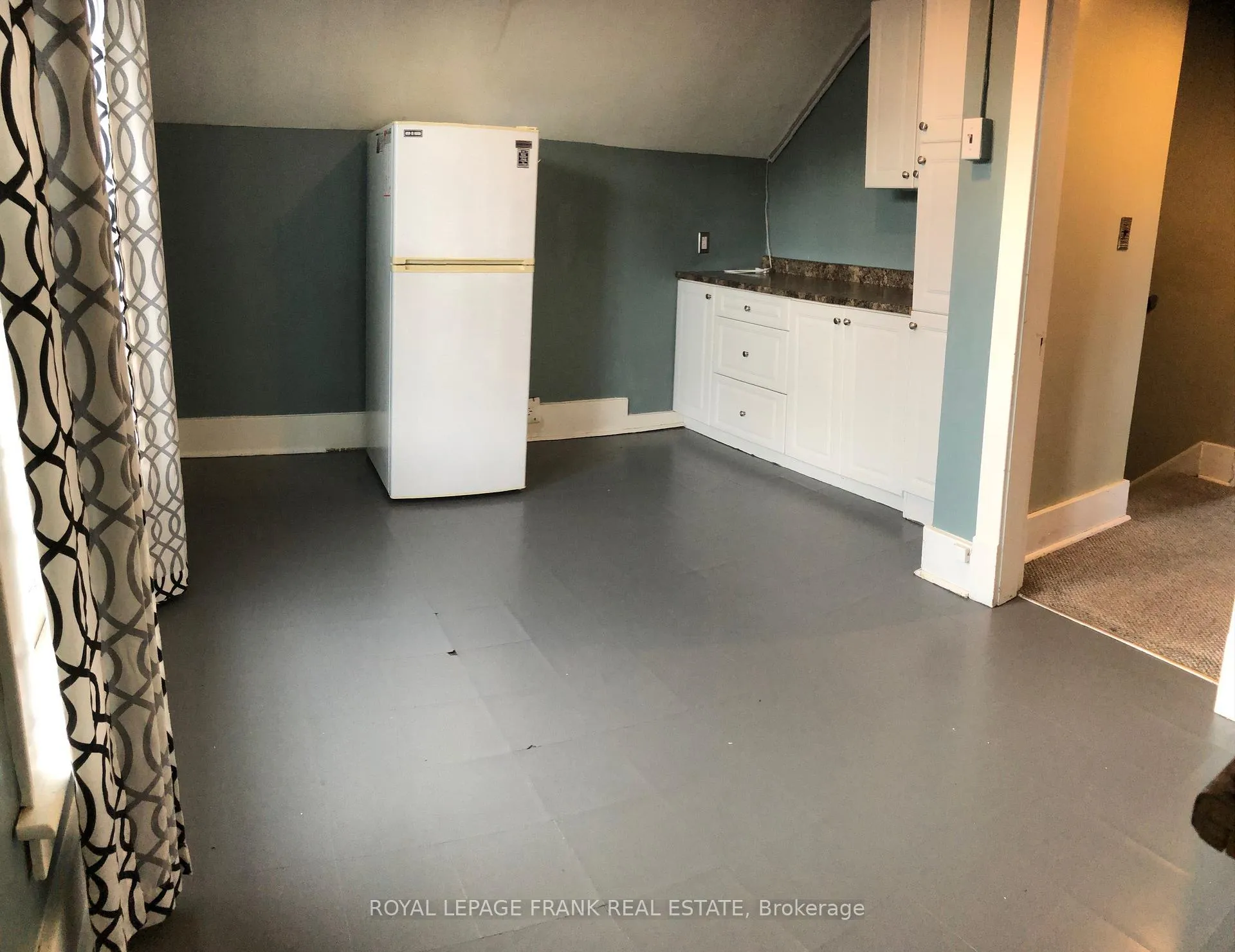 Photo 13 of 714 Chemong Road, Peterborough, Northcrest Ward 5 — HOMEH