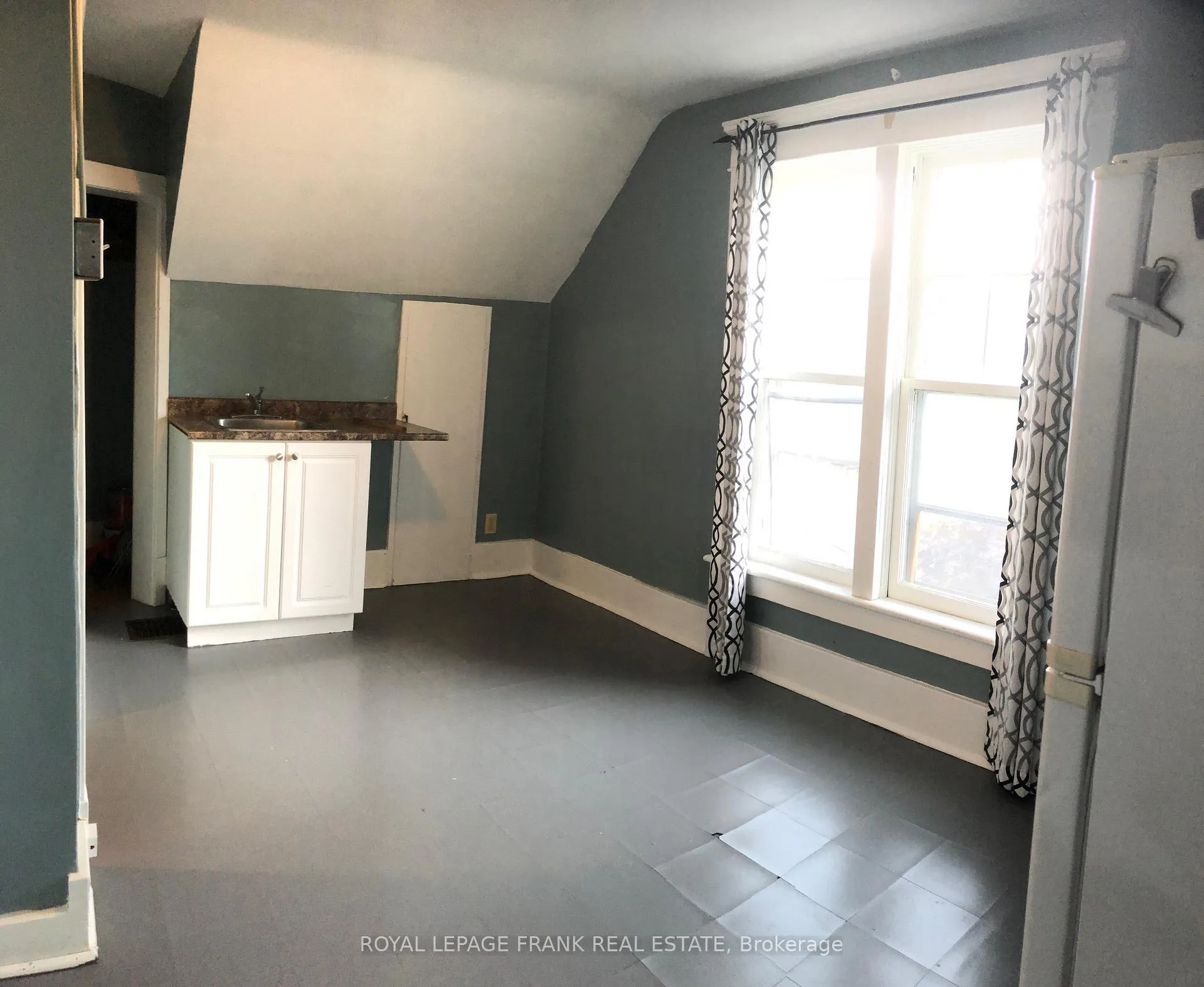 Photo 14 of 714 Chemong Road, Peterborough, Northcrest Ward 5 — HOMEH