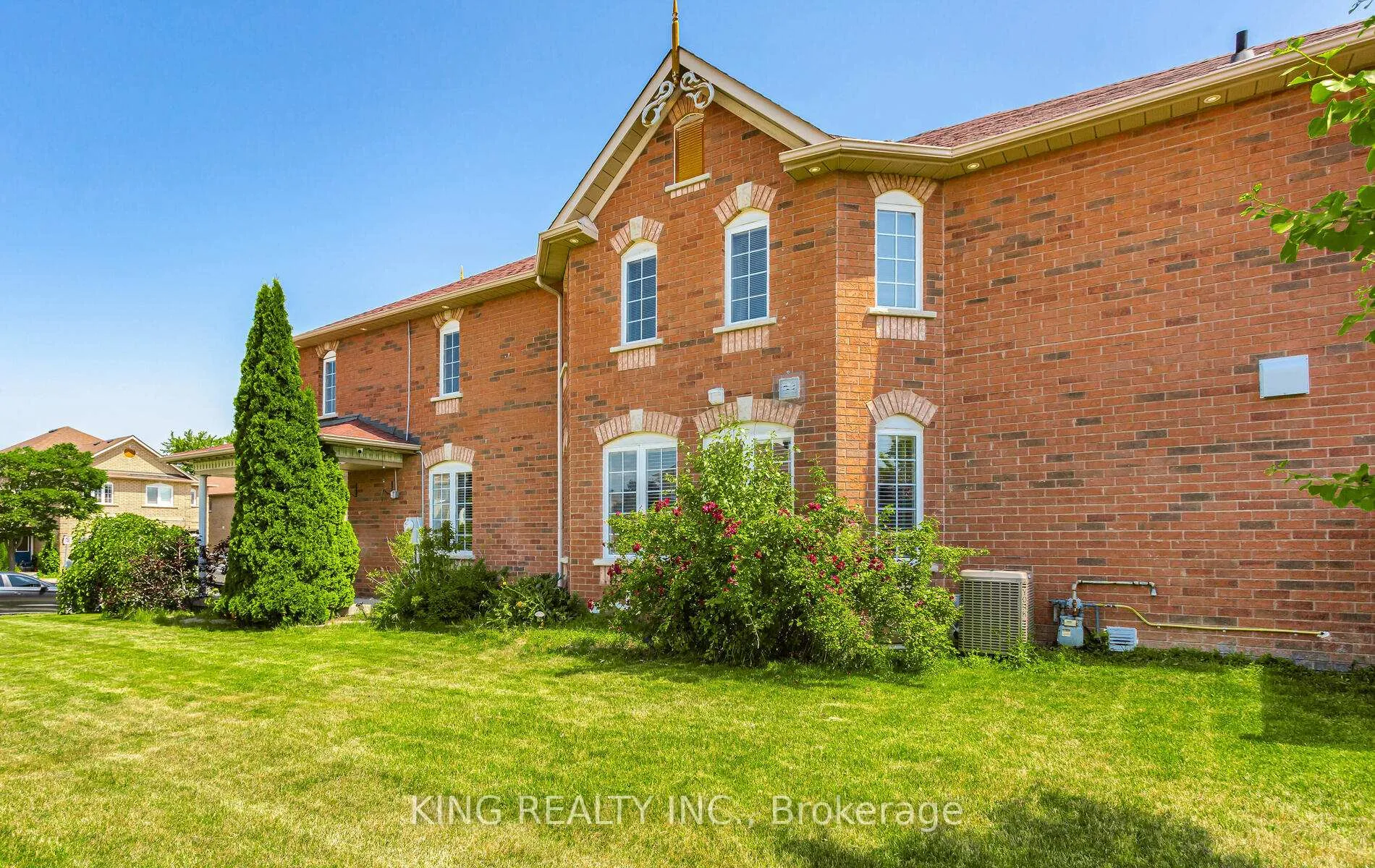 Photo 4 of 161 Tiller Trail, Brampton, Fletcher's Creek Village — HOMEH