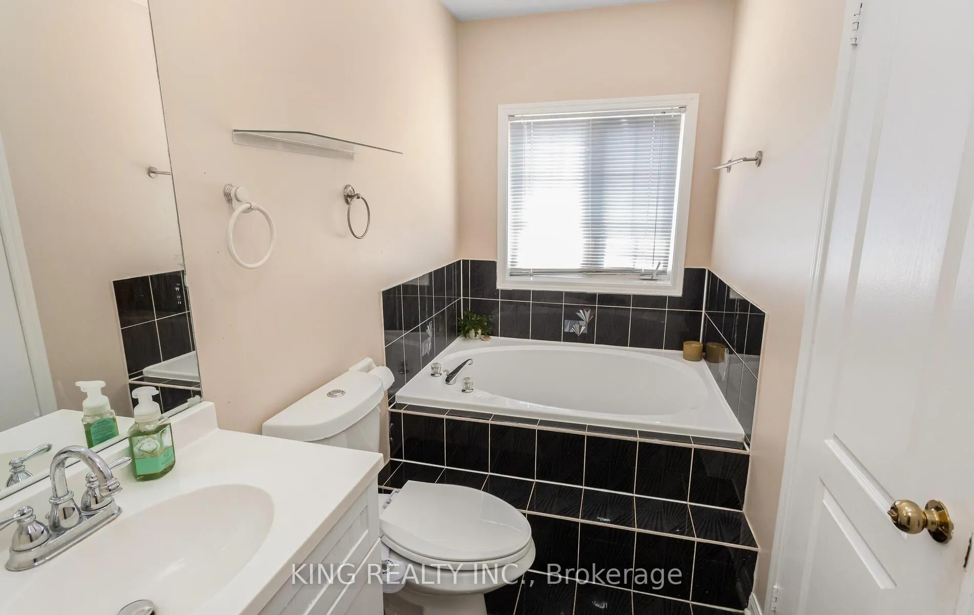 Photo 24 of 161 Tiller Trail, Brampton, Fletcher's Creek Village — HOMEH