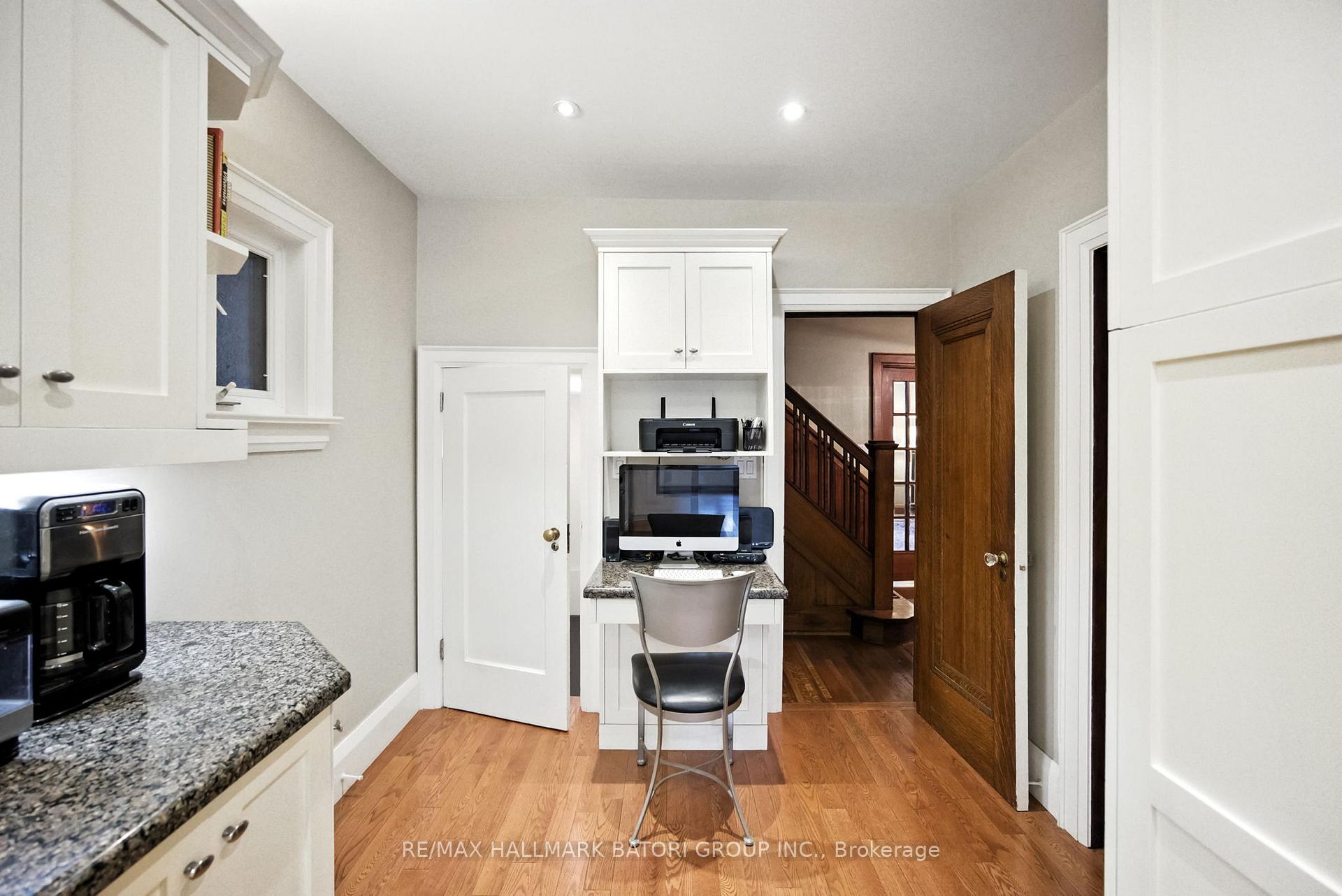 Photo 9 of 33 Burnaby Boulevard, Toronto, Yonge-Eglinton — HOMEH