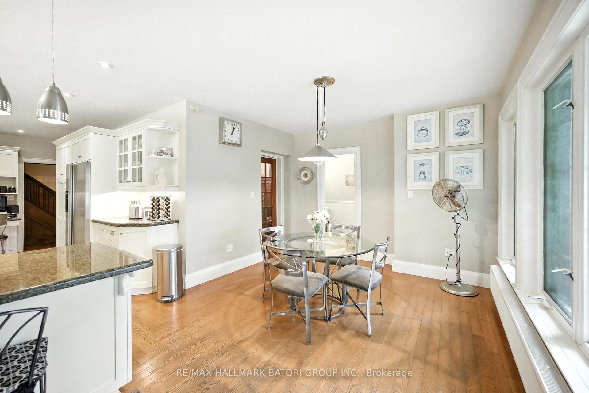 Photo 14 of 33 Burnaby Boulevard, Toronto, Yonge-Eglinton — HOMEH