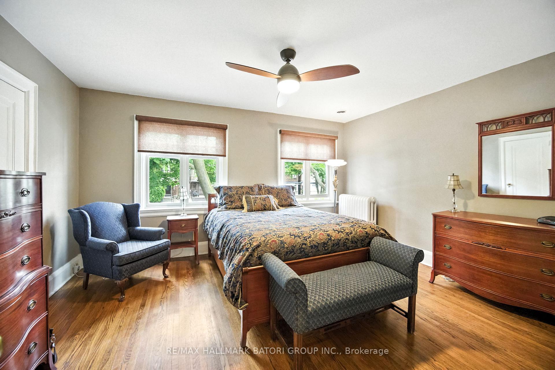 Photo 17 of 33 Burnaby Boulevard, Toronto, Yonge-Eglinton — HOMEH