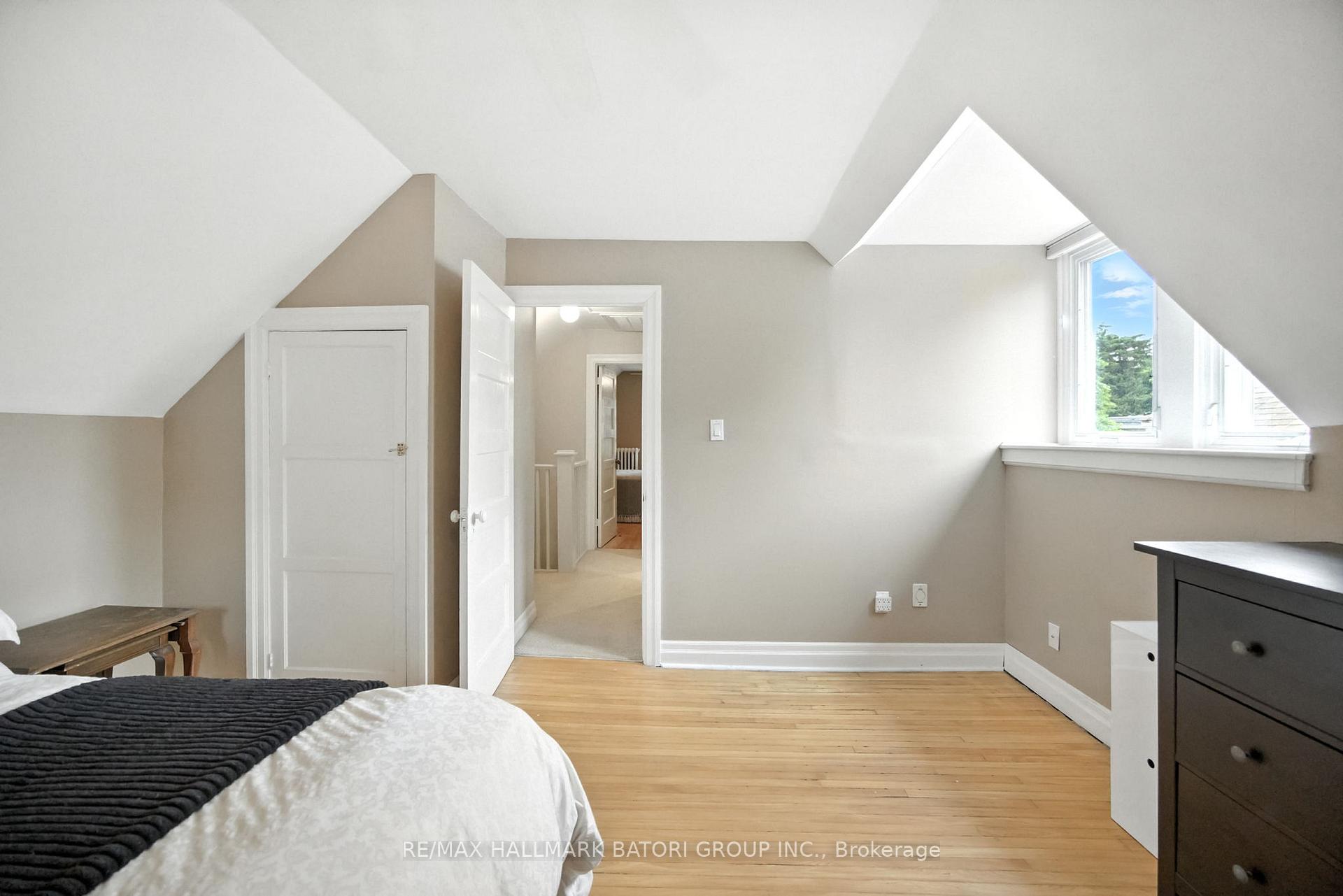 Photo 22 of 33 Burnaby Boulevard, Toronto, Yonge-Eglinton — HOMEH