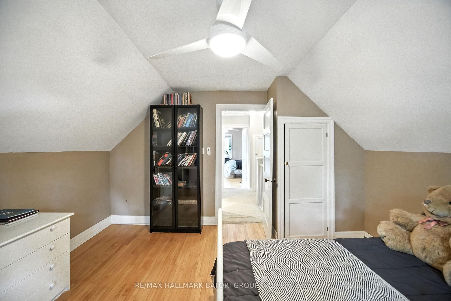 Photo 24 of 33 Burnaby Boulevard, Toronto, Yonge-Eglinton — HOMEH