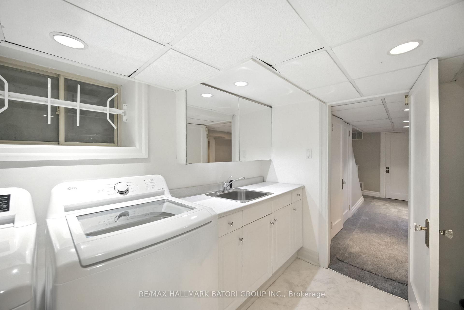 Photo 29 of 33 Burnaby Boulevard, Toronto, Yonge-Eglinton — HOMEH