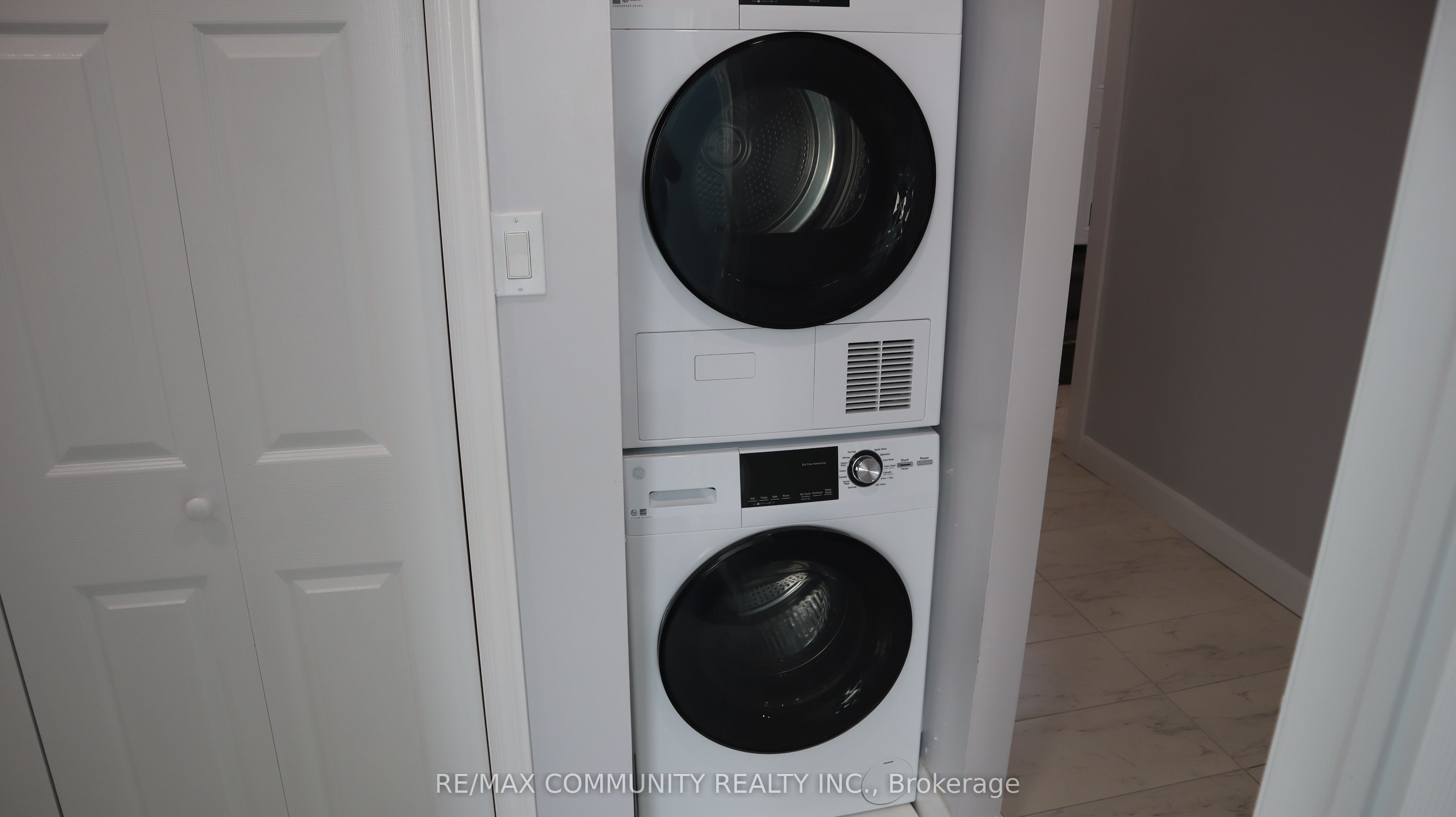 Photo 16 of Unit Apt B, 88 Bond Street, Oshawa, O'Neill — HOMEH