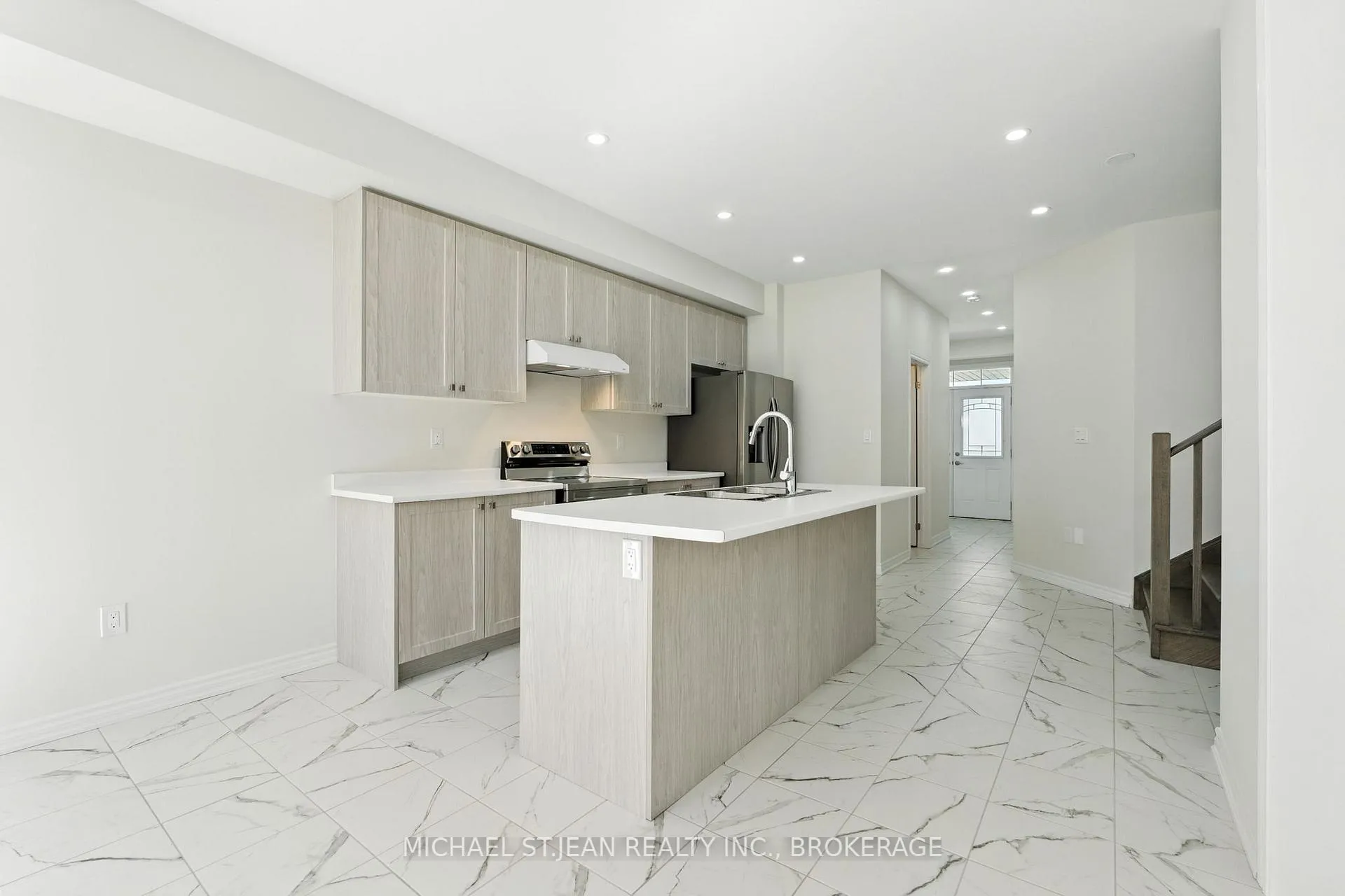Photo 9 of 421 Barker Parkway, Thorold, Rolling Meadows — HOMEH