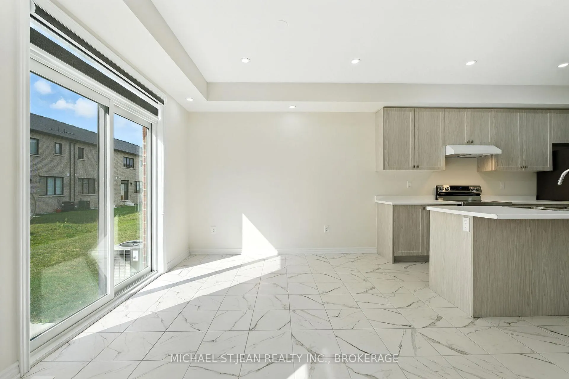 Photo 12 of 421 Barker Parkway, Thorold, Rolling Meadows — HOMEH