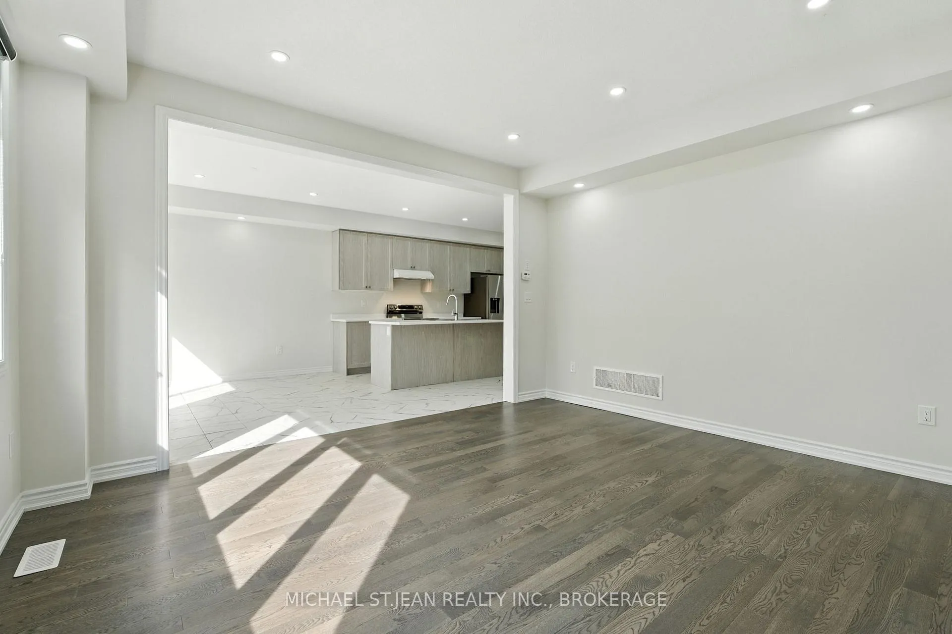 Photo 15 of 421 Barker Parkway, Thorold, Rolling Meadows — HOMEH