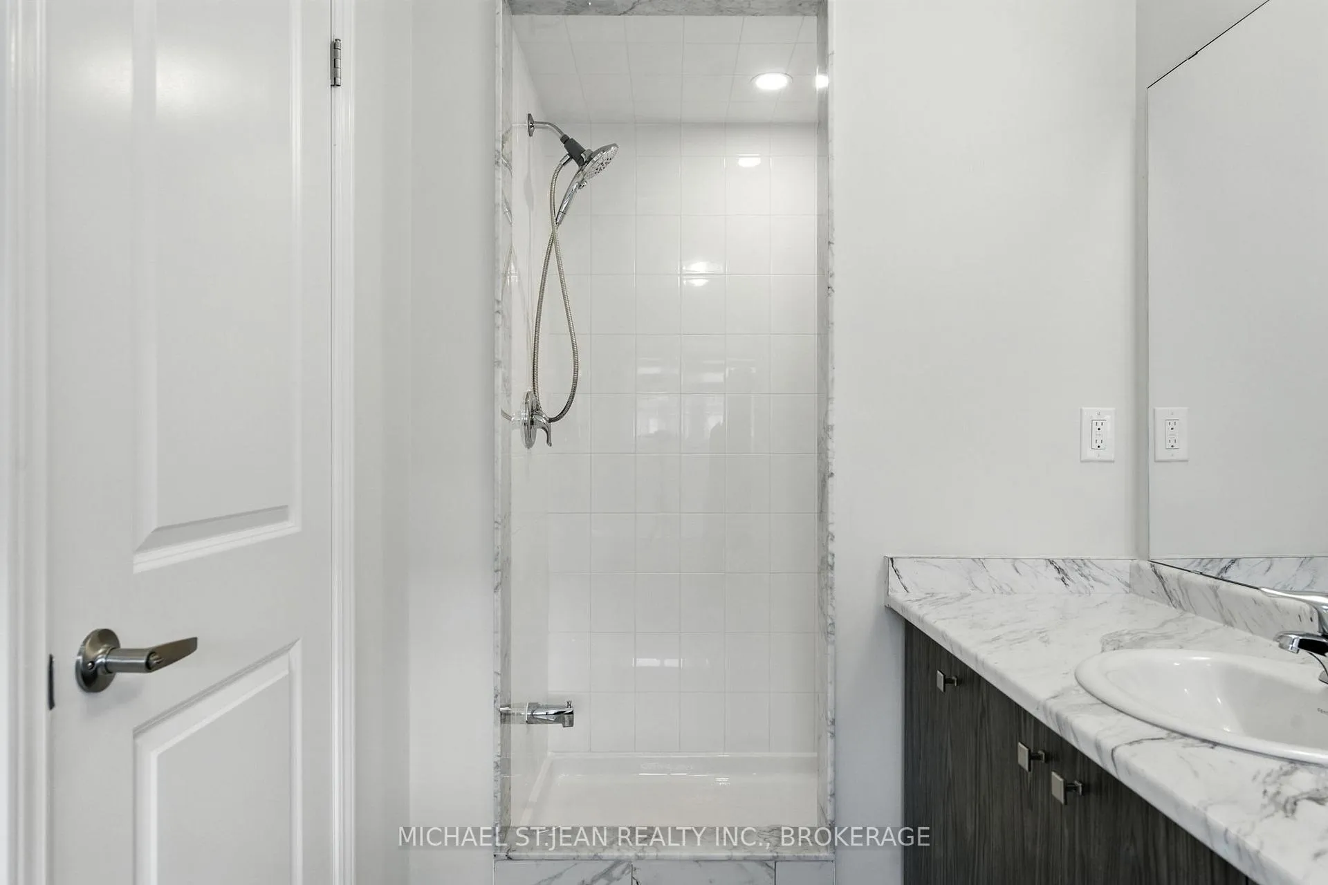 Photo 23 of 421 Barker Parkway, Thorold, Rolling Meadows — HOMEH