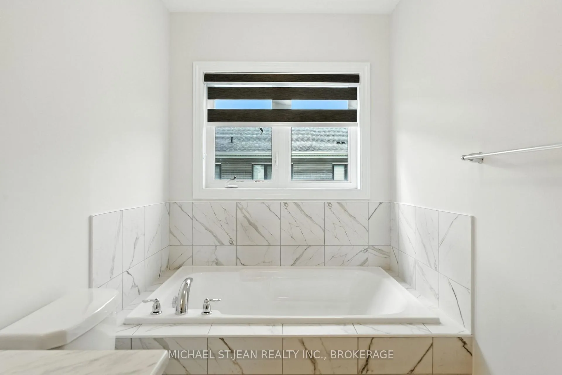 Photo 24 of 421 Barker Parkway, Thorold, Rolling Meadows — HOMEH