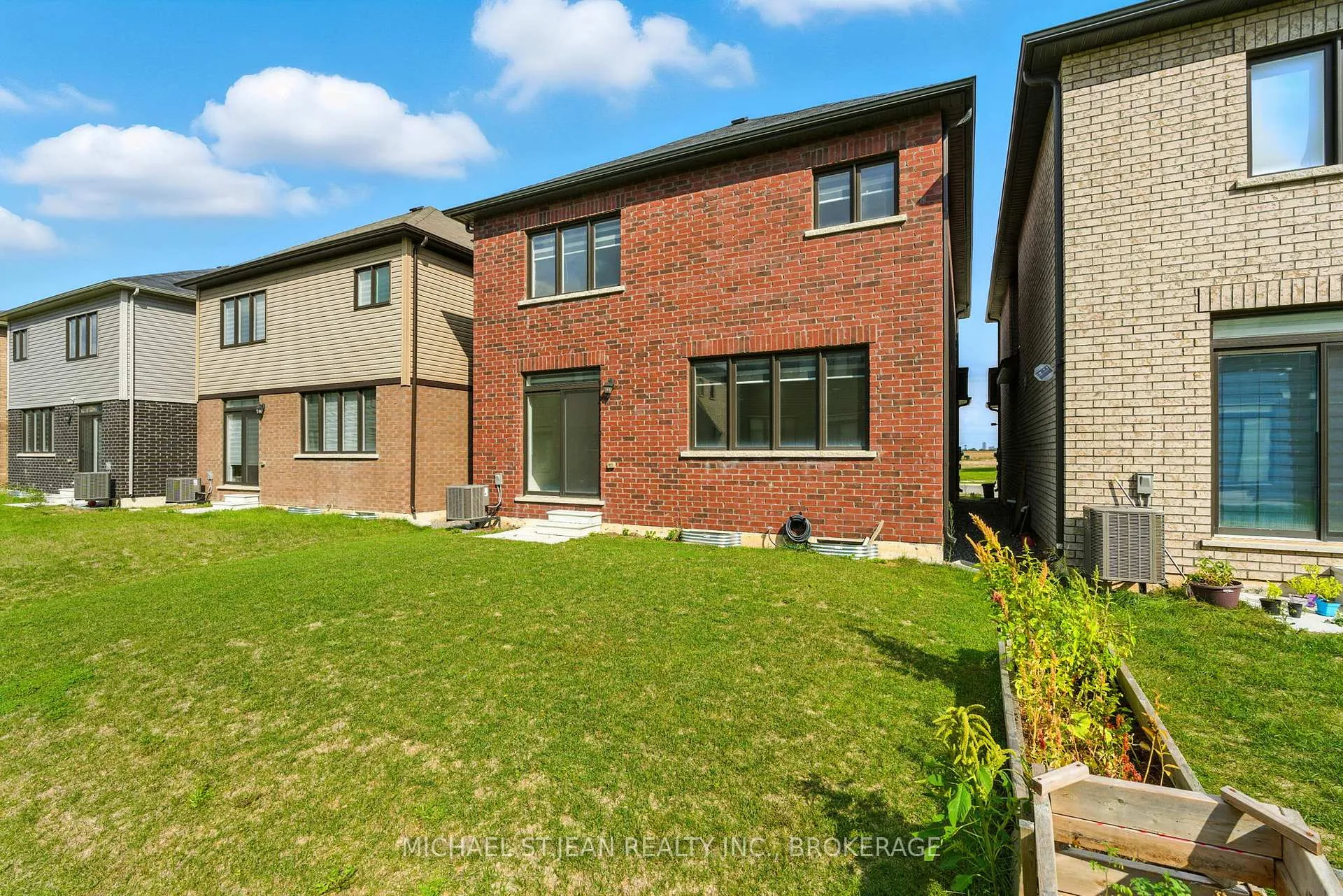 Photo 32 of 421 Barker Parkway, Thorold, Rolling Meadows — HOMEH
