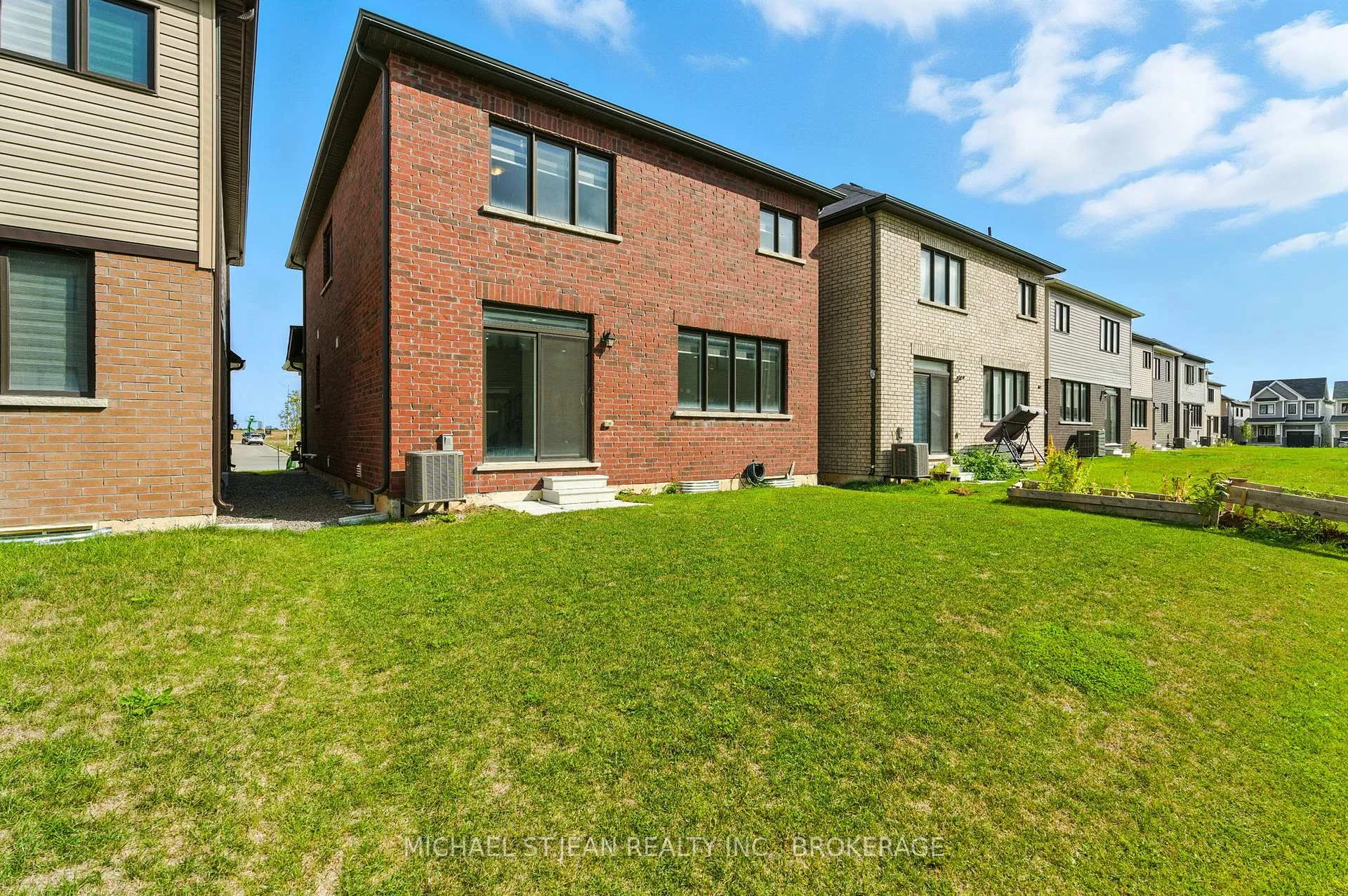 Photo 33 of 421 Barker Parkway, Thorold, Rolling Meadows — HOMEH