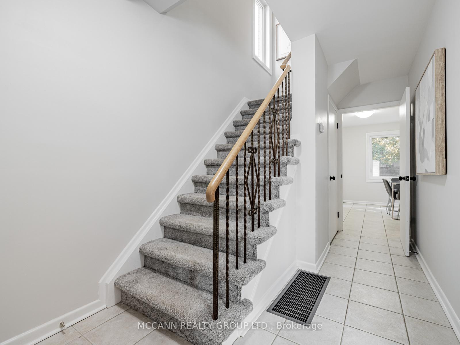 Photo 5 of 157 1/2 Roslin Avenue, Toronto, Lawrence Park North — HOMEH