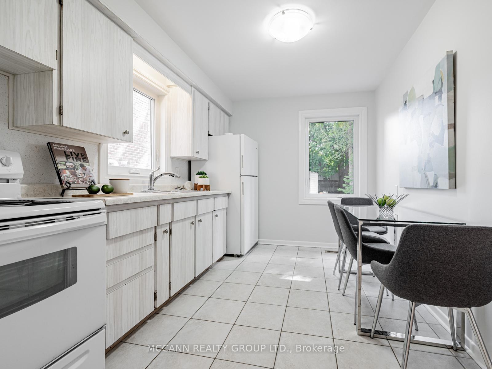 Photo 13 of 157 1/2 Roslin Avenue, Toronto, Lawrence Park North — HOMEH