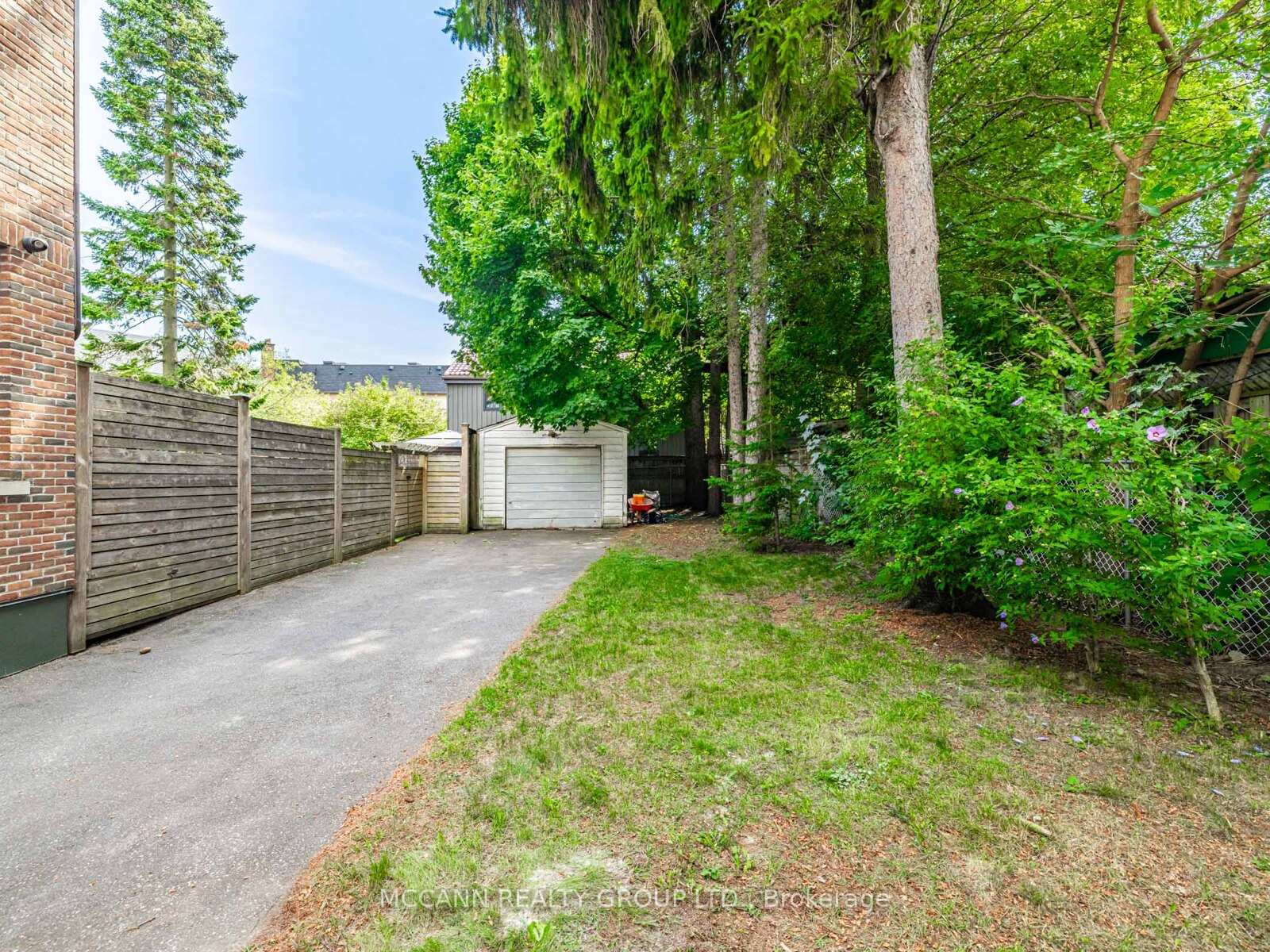 Photo 32 of 157 1/2 Roslin Avenue, Toronto, Lawrence Park North — HOMEH
