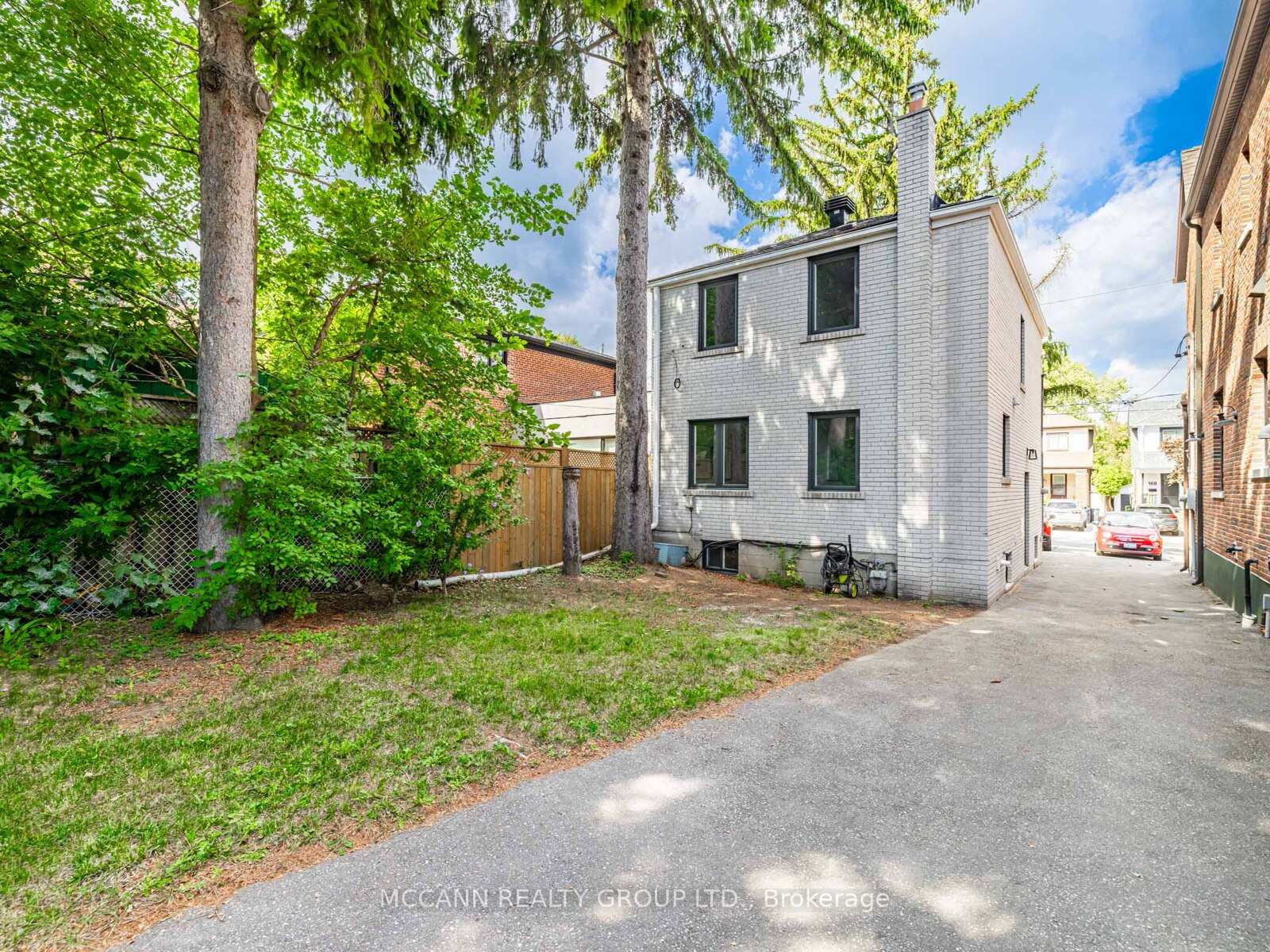 Photo 33 of 157 1/2 Roslin Avenue, Toronto, Lawrence Park North — HOMEH