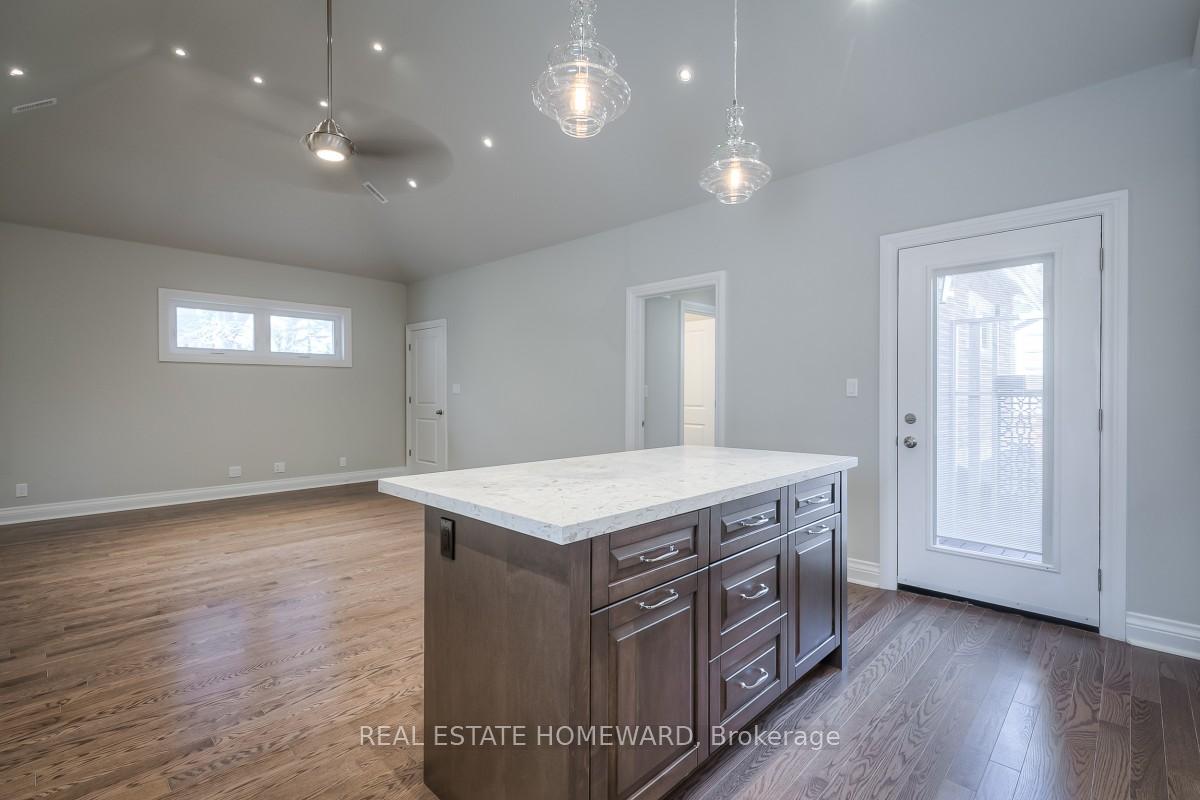 Photo 4 of Unit B, 20 Swanwick Avenue, Toronto, The Beaches — HOMEH