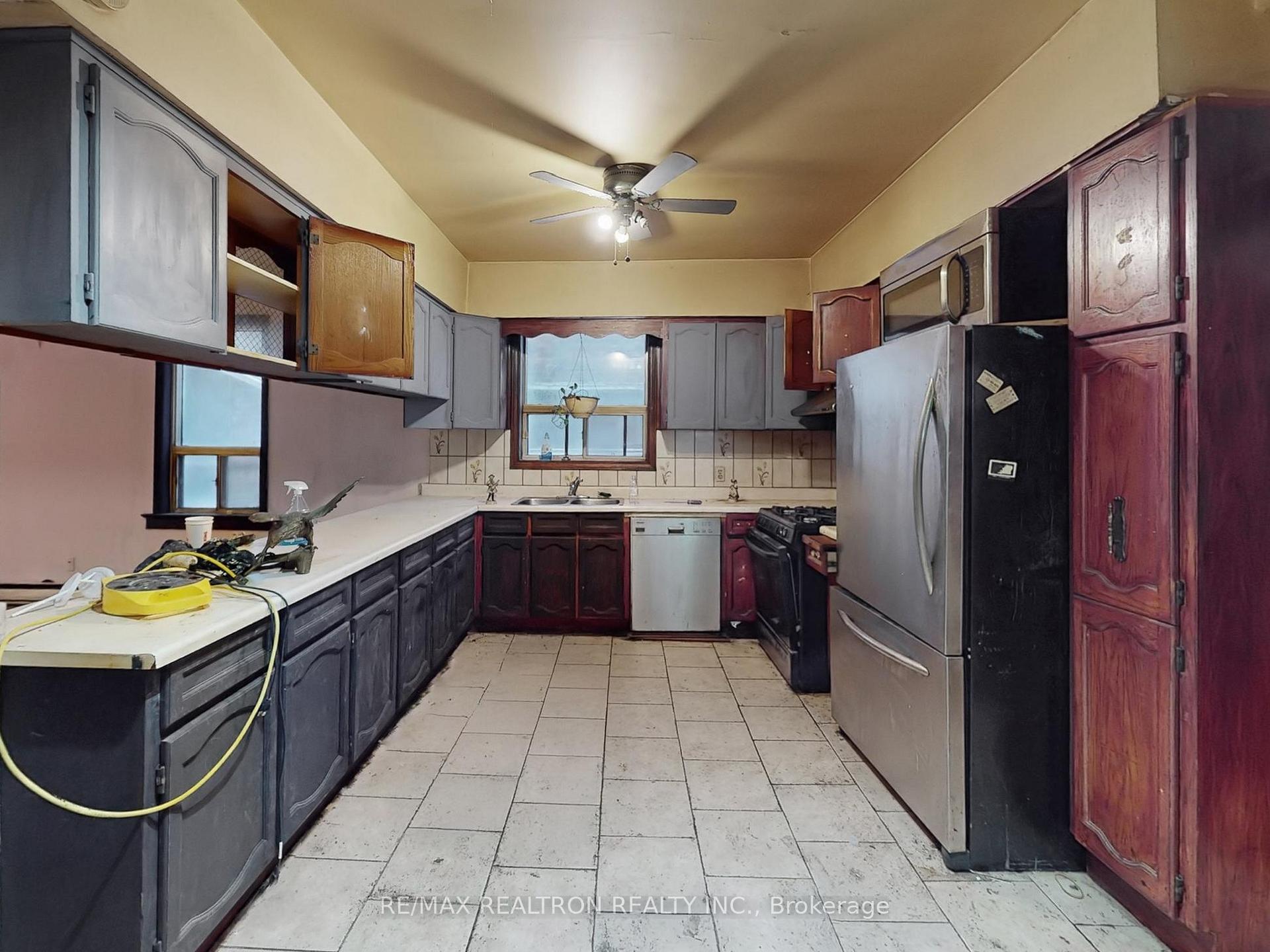 Photo 7 of 780 Pape Avenue, Toronto, Playter Estates-Danforth — HOMEH