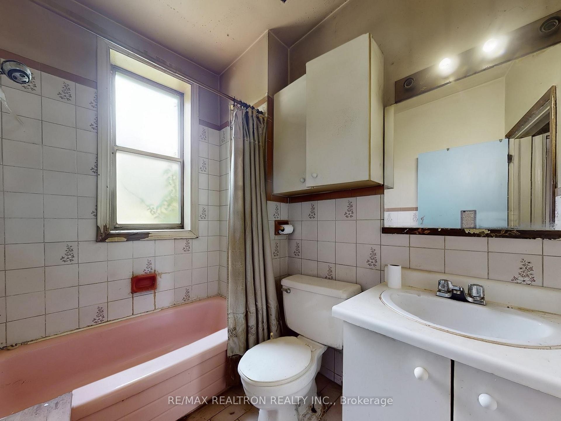 Photo 13 of 780 Pape Avenue, Toronto, Playter Estates-Danforth — HOMEH