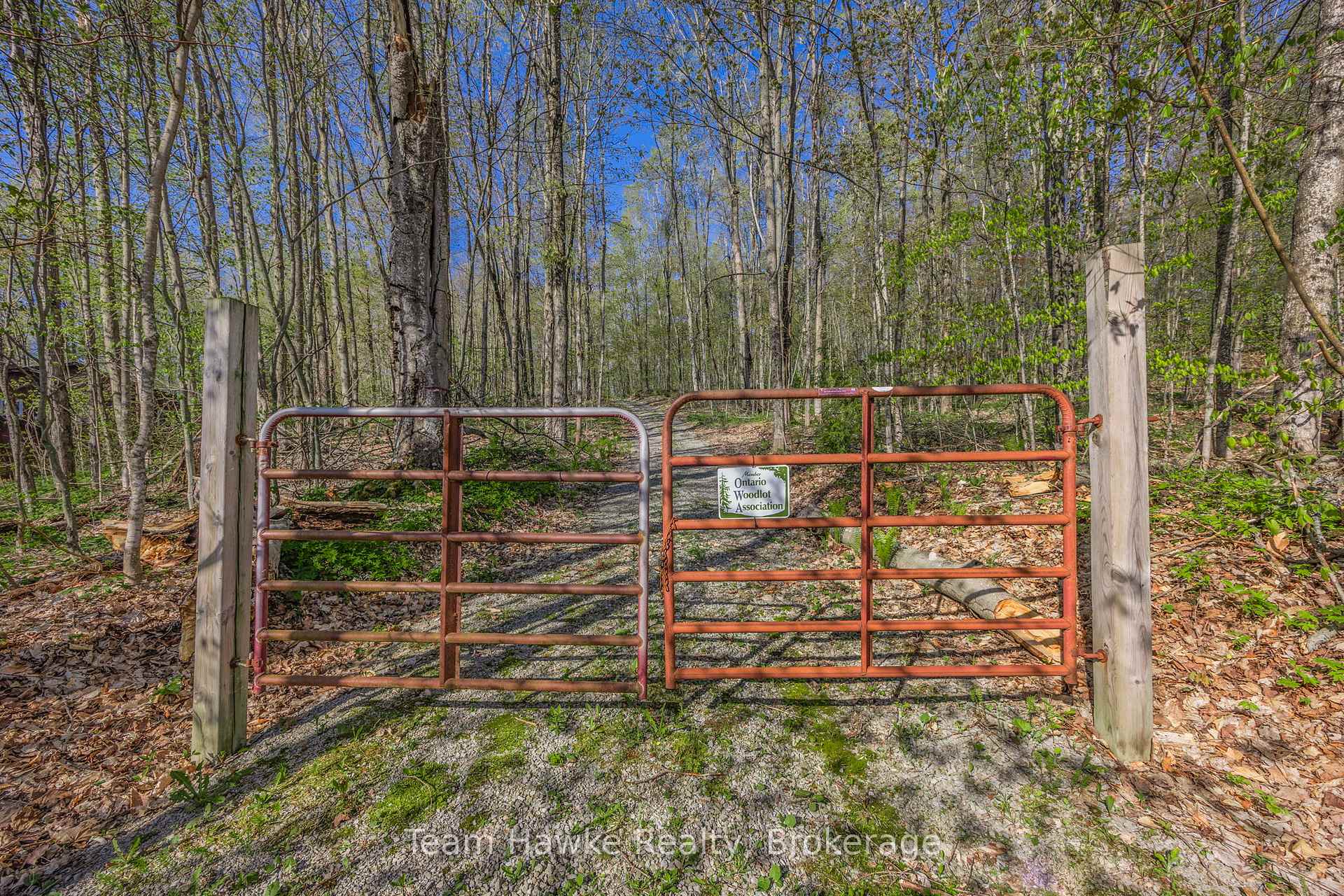 Photo 5 of 1998 Old Fort Road, Tay, Rural Tay — HOMEH