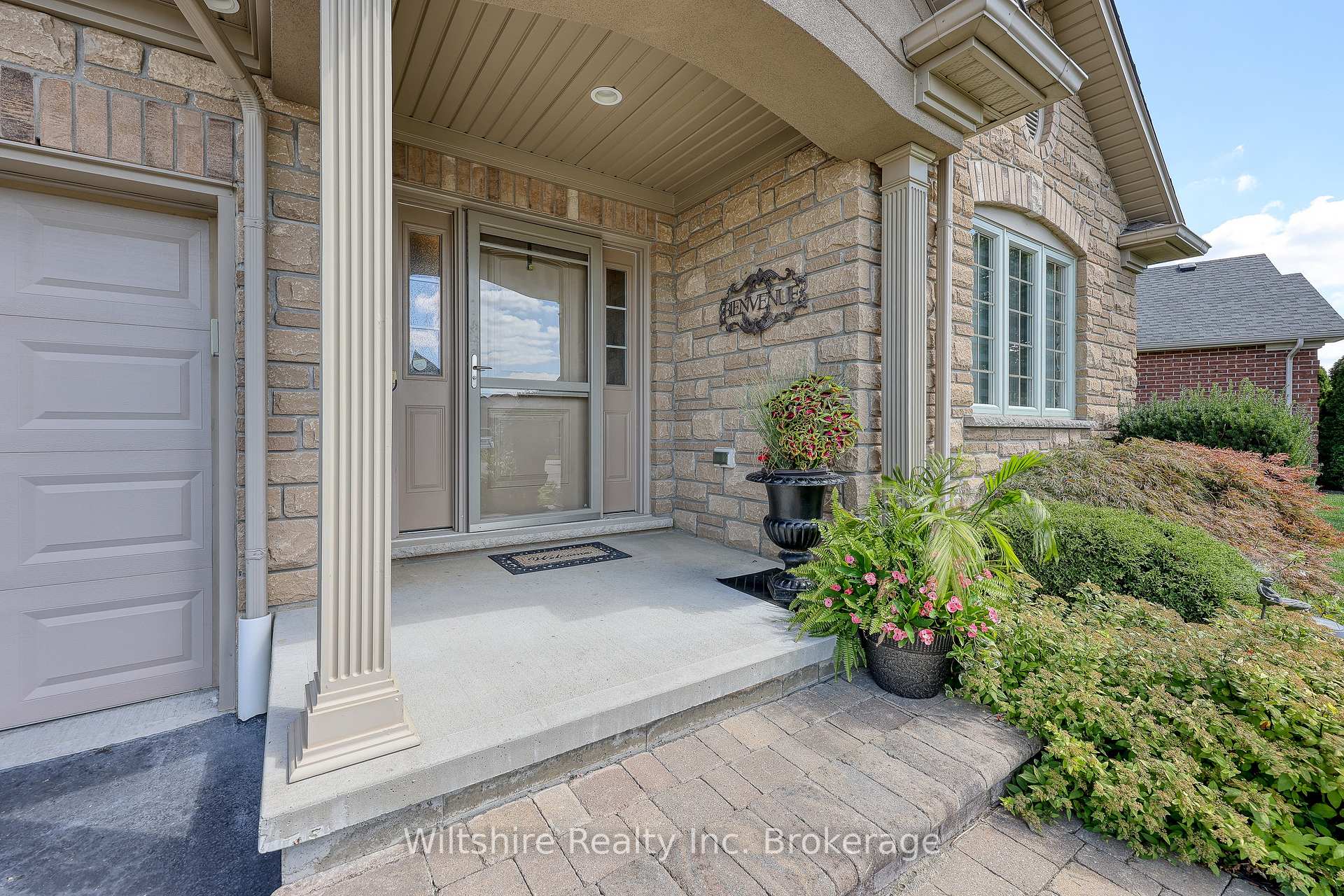 Photo 3 of 166 Weston Drive, Tillsonburg — HOMEH