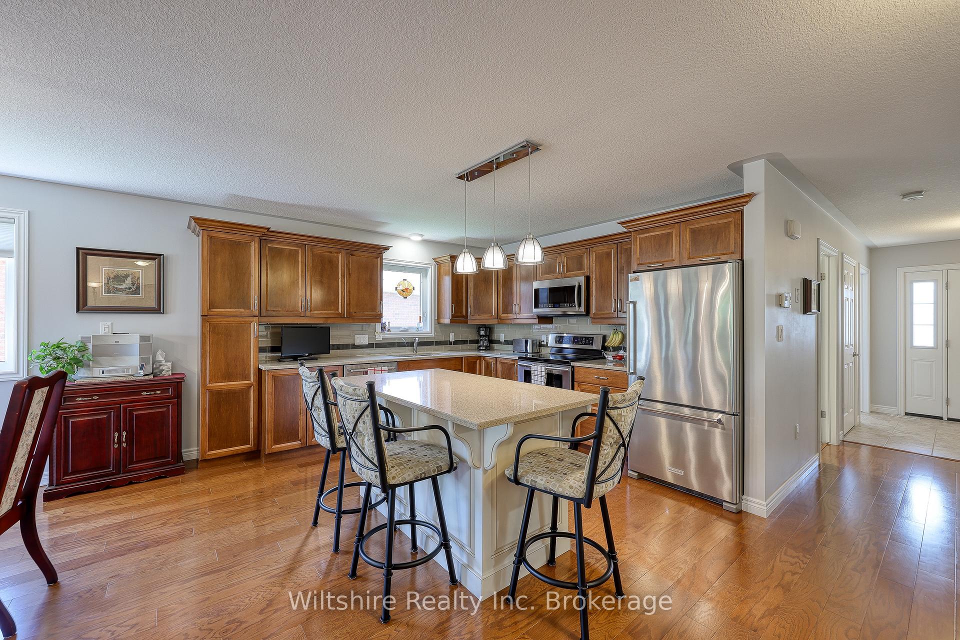 Photo 5 of 166 Weston Drive, Tillsonburg — HOMEH