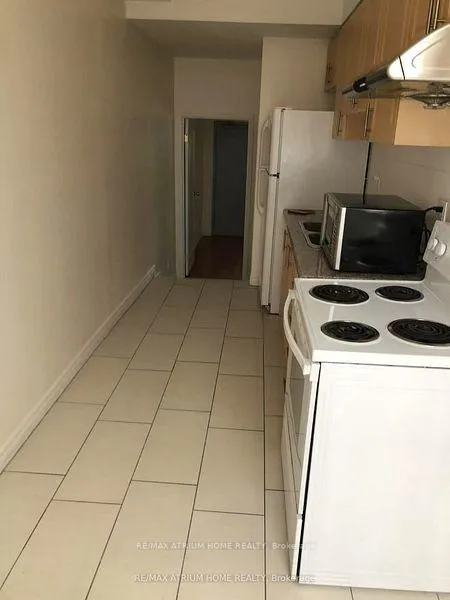 Front of Unit 301, 413 Spadina Avenue