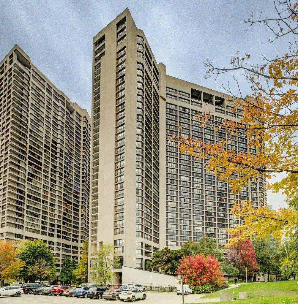 Front of Unit 2801, 33 Harbour Square