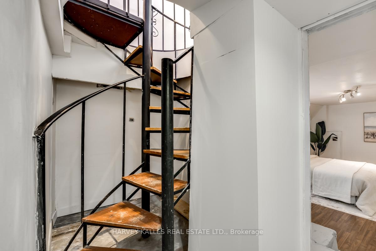 Photo 17 of 256 Sammon Avenue, Toronto, Danforth Village-East York — HOMEH