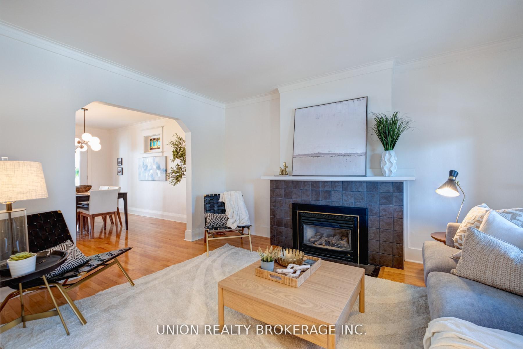 Photo 5 of 1666 Gerrard Street E, Toronto, Woodbine Corridor — HOMEH