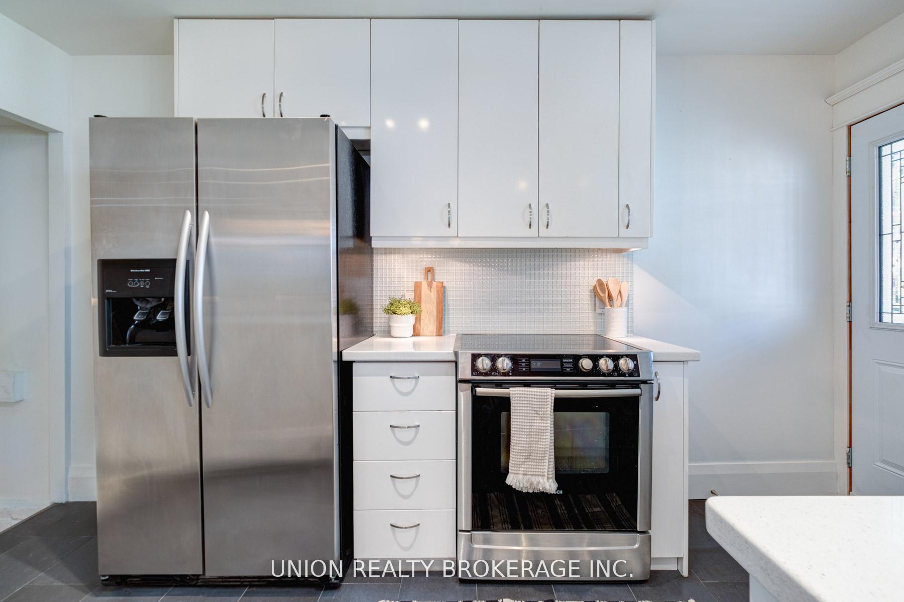 Photo 10 of 1666 Gerrard Street E, Toronto, Woodbine Corridor — HOMEH